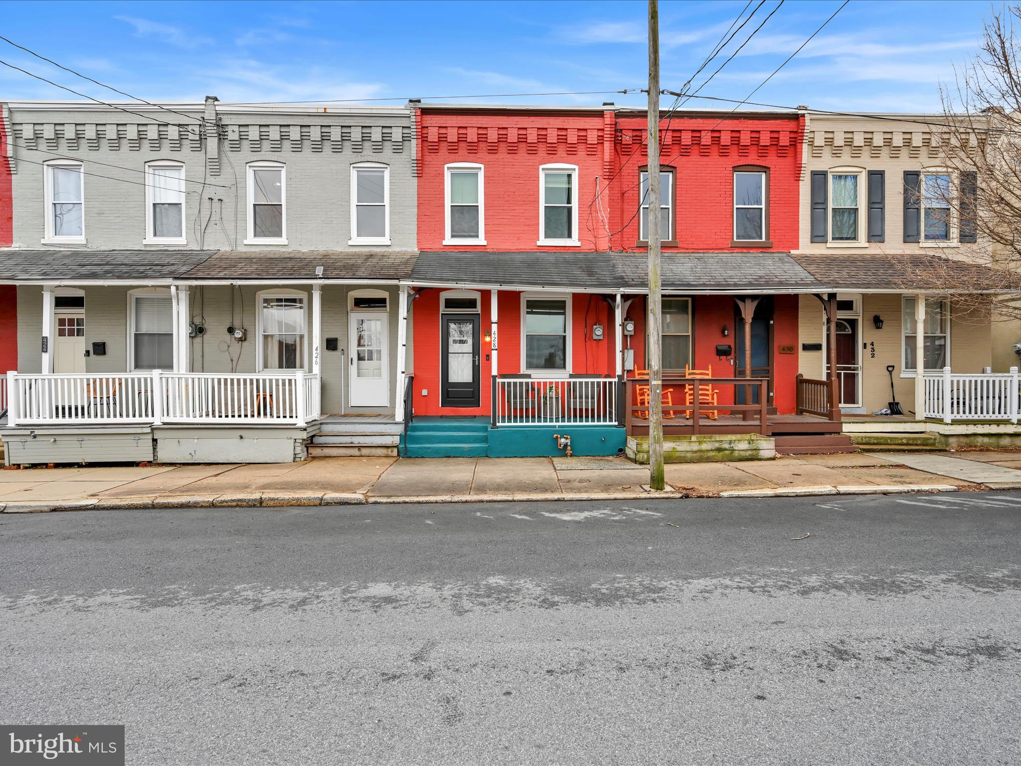 CHESTNUT HILL - Residential