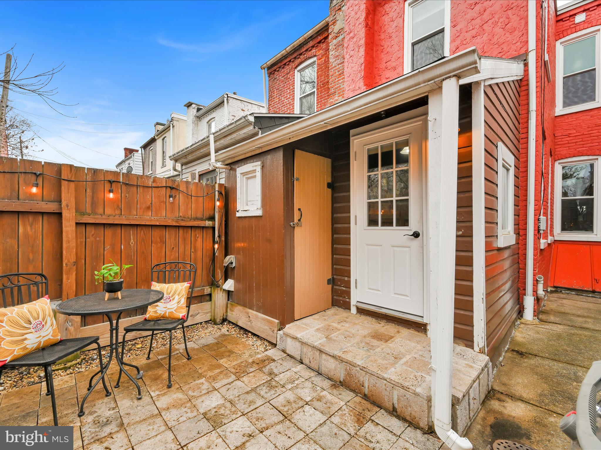 CHESTNUT HILL - Residential