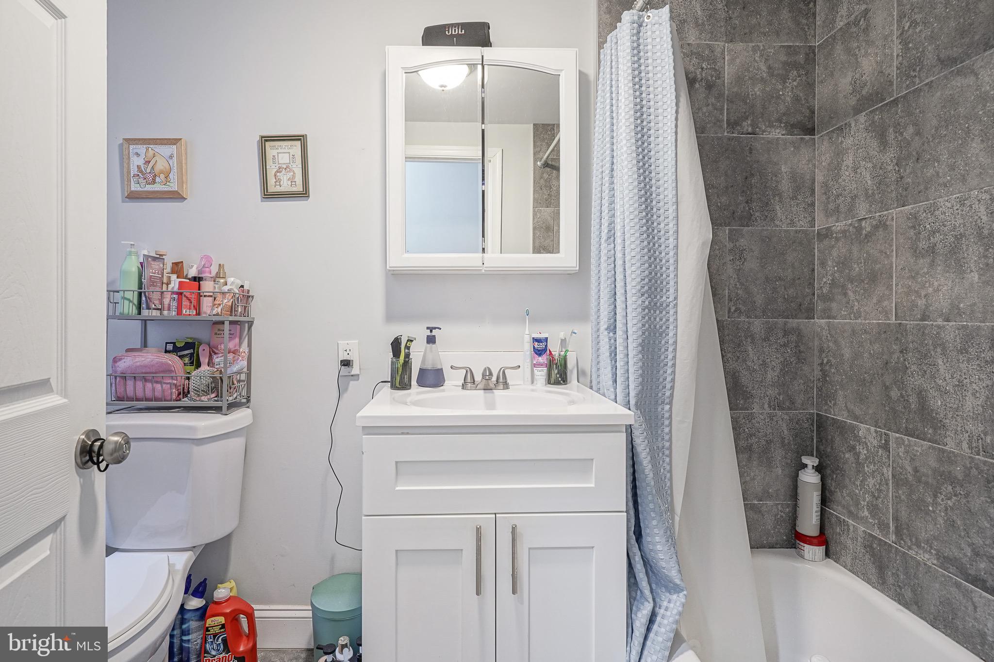 FRANCISVILLE - Residential Income