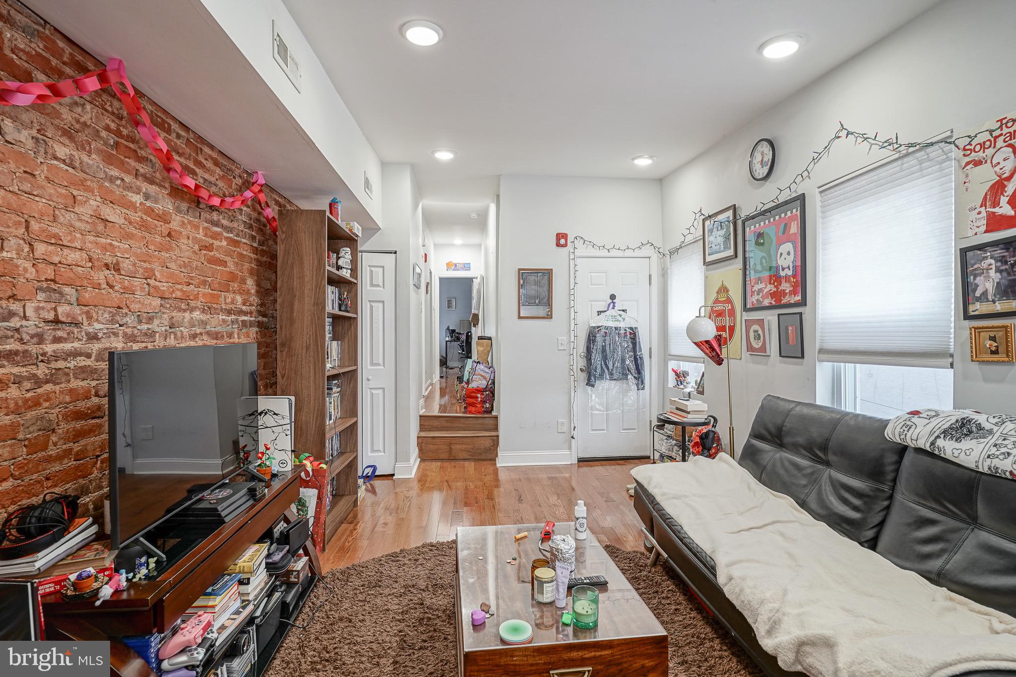 FRANCISVILLE - Residential Income