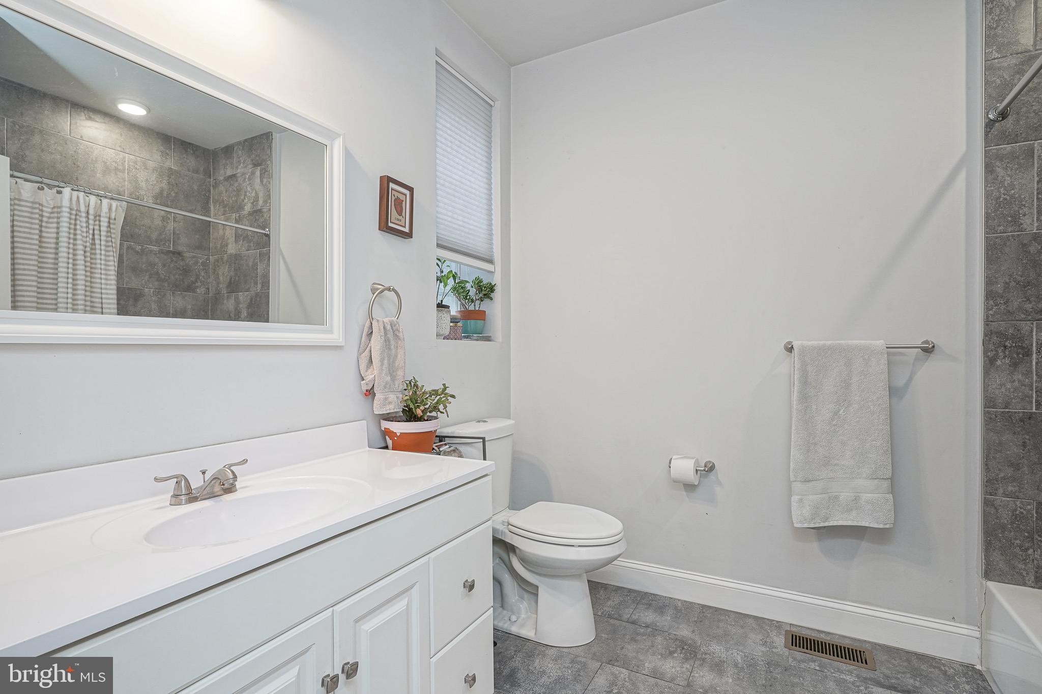 FRANCISVILLE - Residential Income