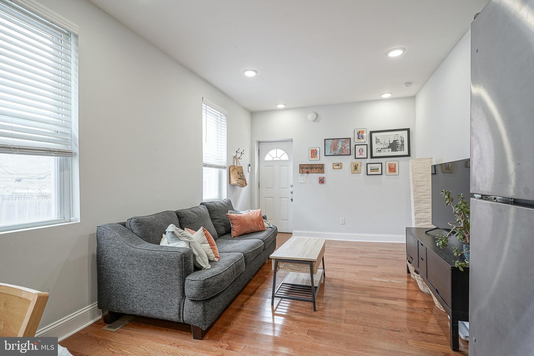 FRANCISVILLE - Residential Income