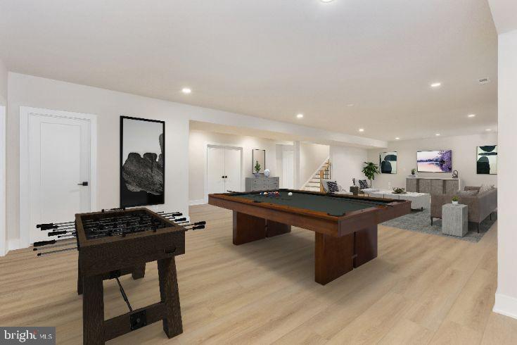 PARKSIDE VILLAGE - Residential