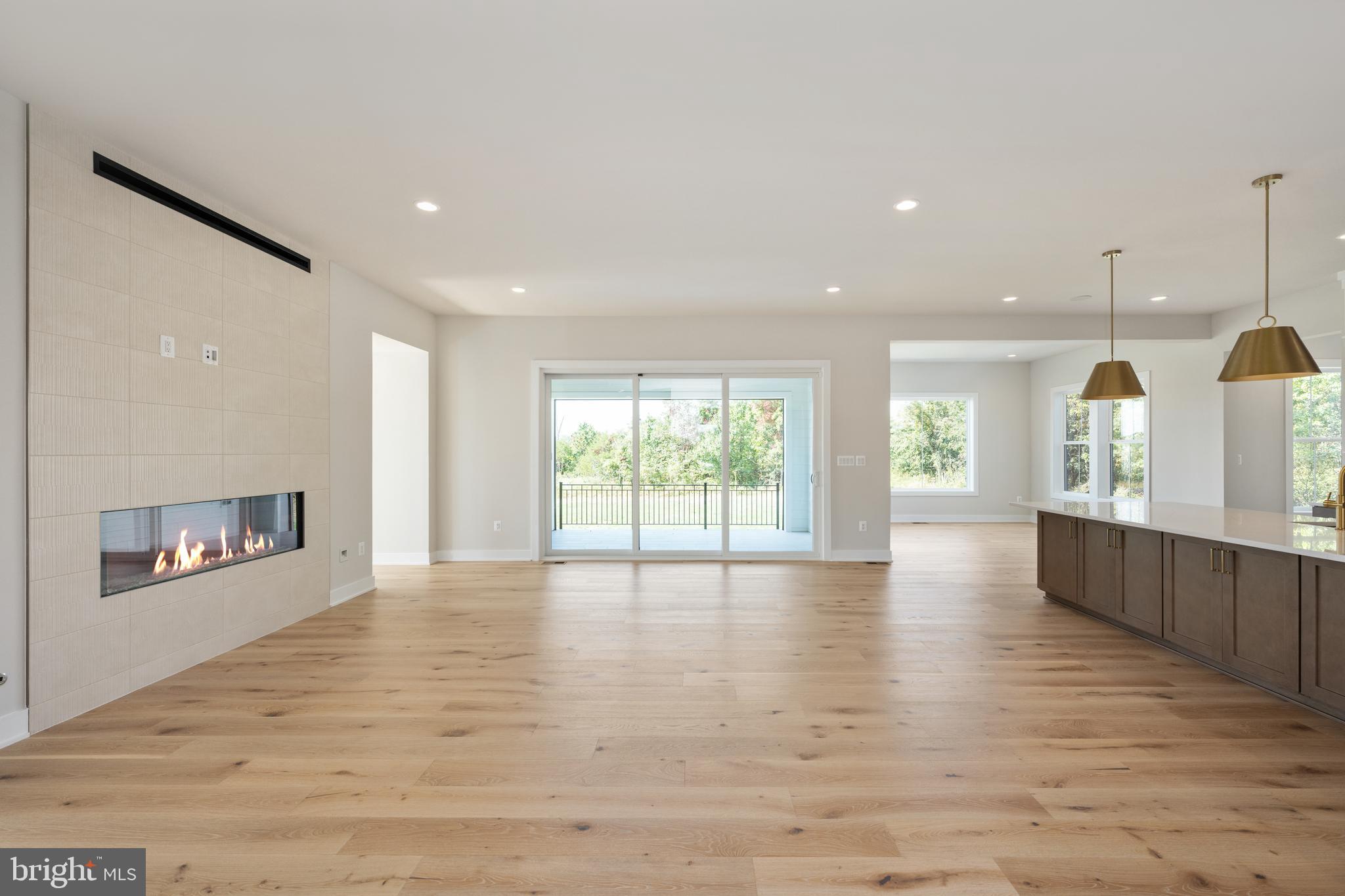 PARKSIDE VILLAGE - Residential