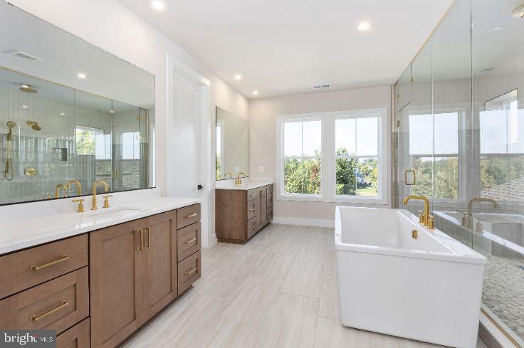 PARKSIDE VILLAGE - Residential