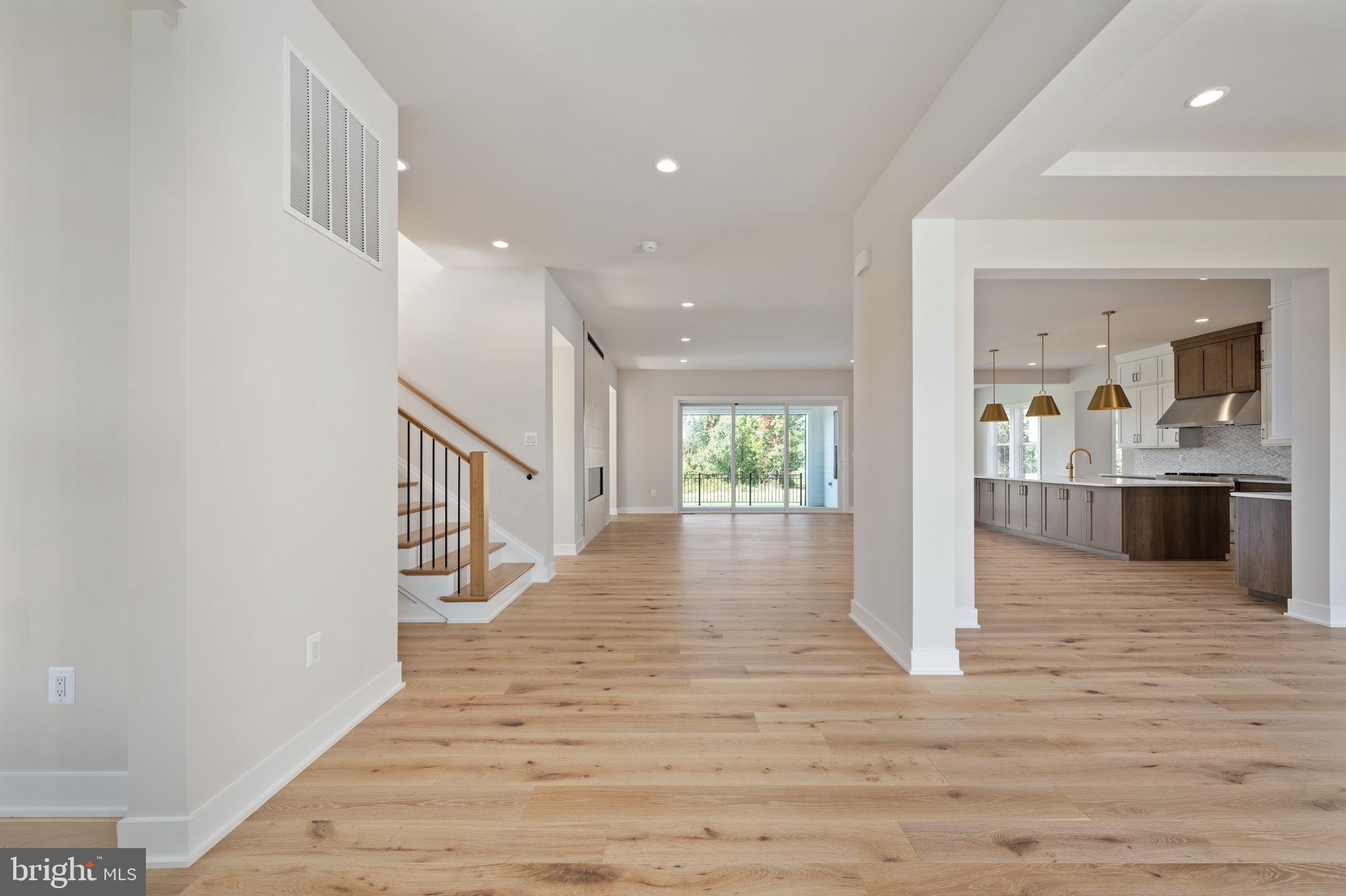 PARKSIDE VILLAGE - Residential