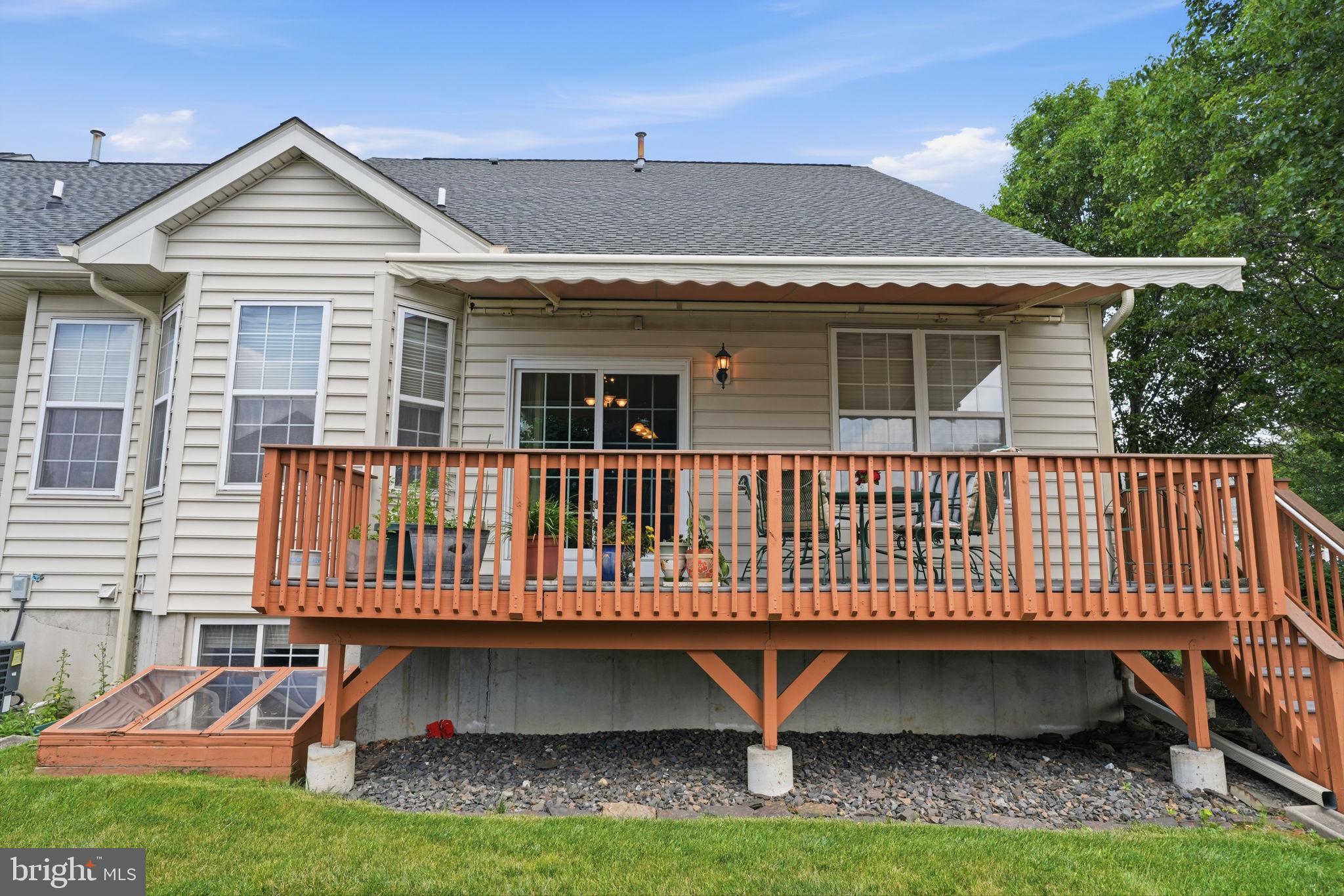 301 EATON COURT 20