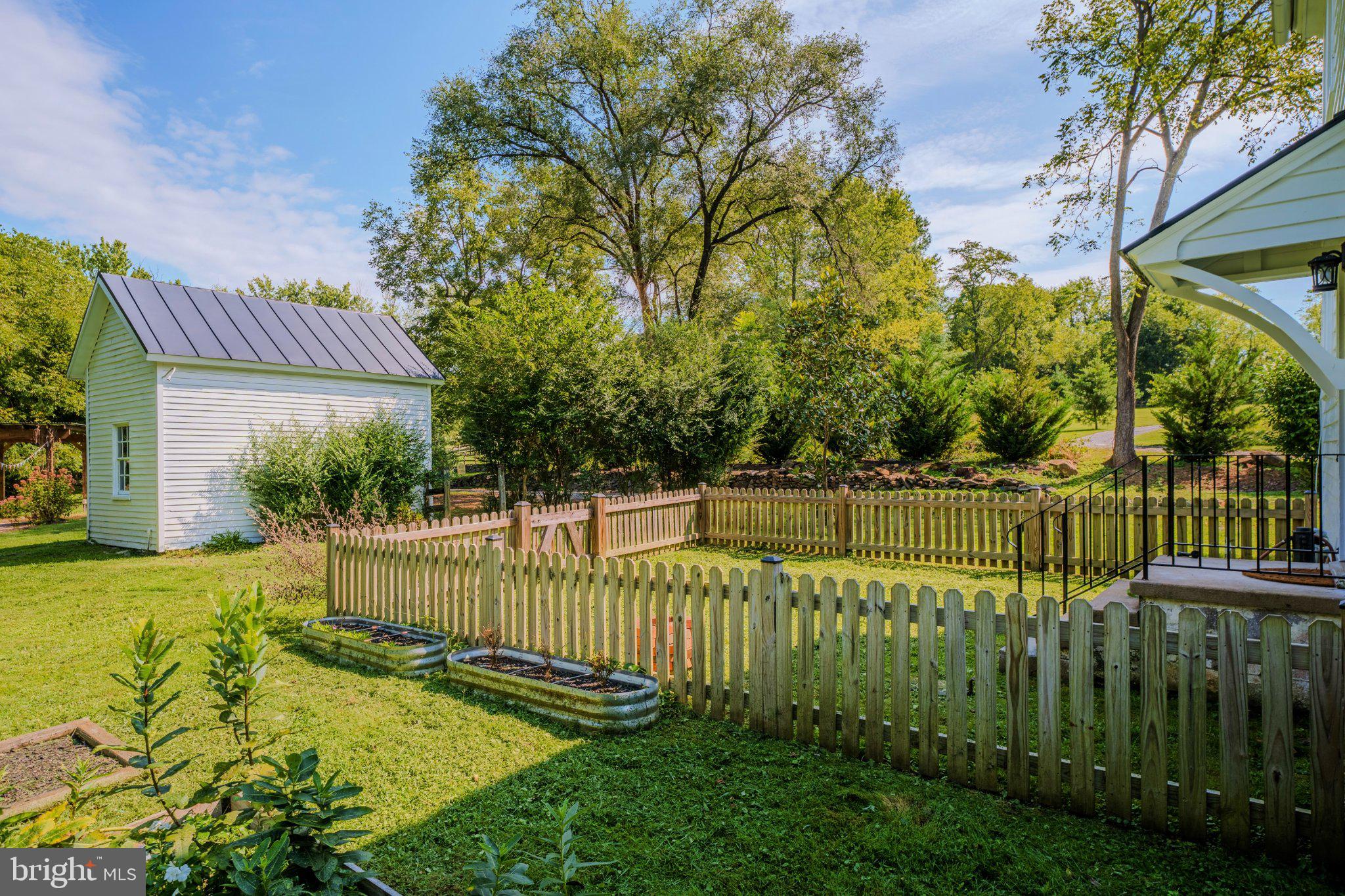 1150 POPLAR ROW LANE