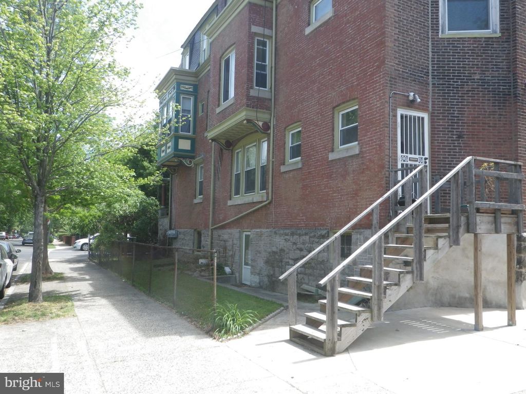 Photo of 600 S 48th Street #1R, PHILADELPHIA, PA 19143 (MLS # PAPH2569068)