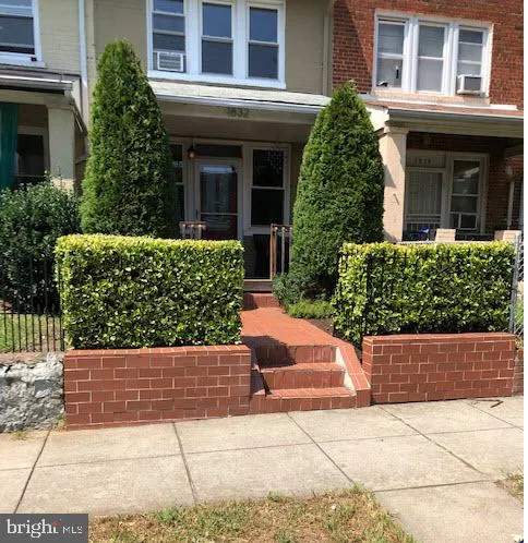 1832 L Street NE, Washington, DC 20002
