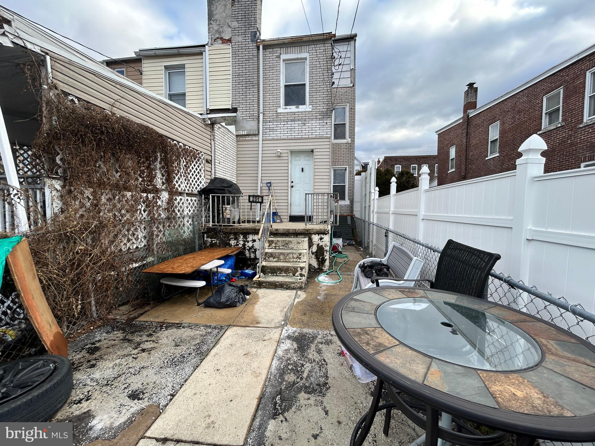 SAUCON MEADOWS - Residential