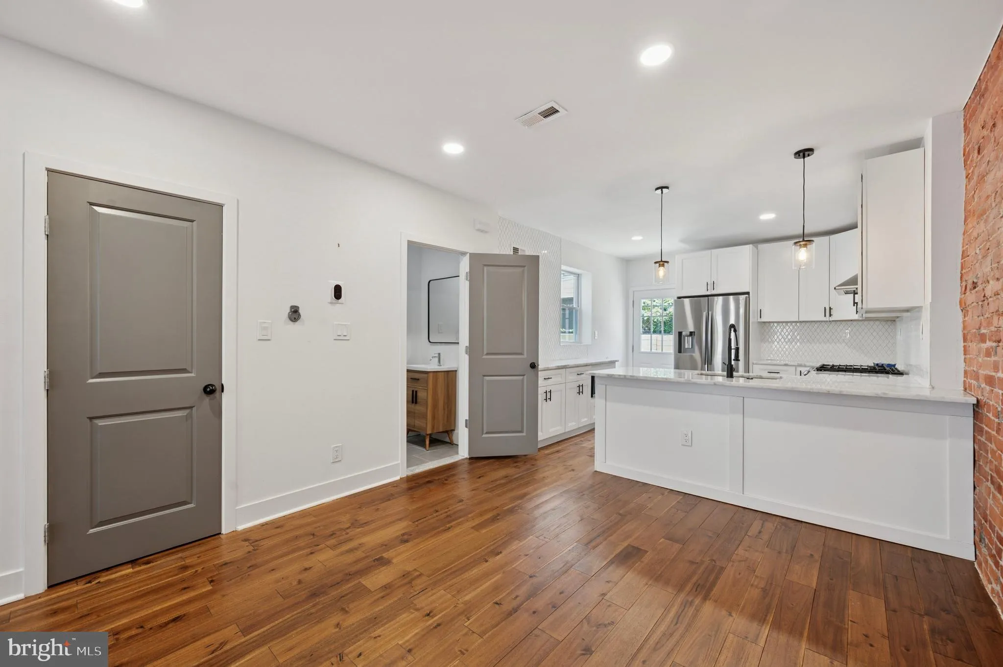 Philadelphia, Pennsylvania 19146, United States, 3 Bedrooms Bedrooms, ,3 BathroomsBathrooms,Residential,Active,166980