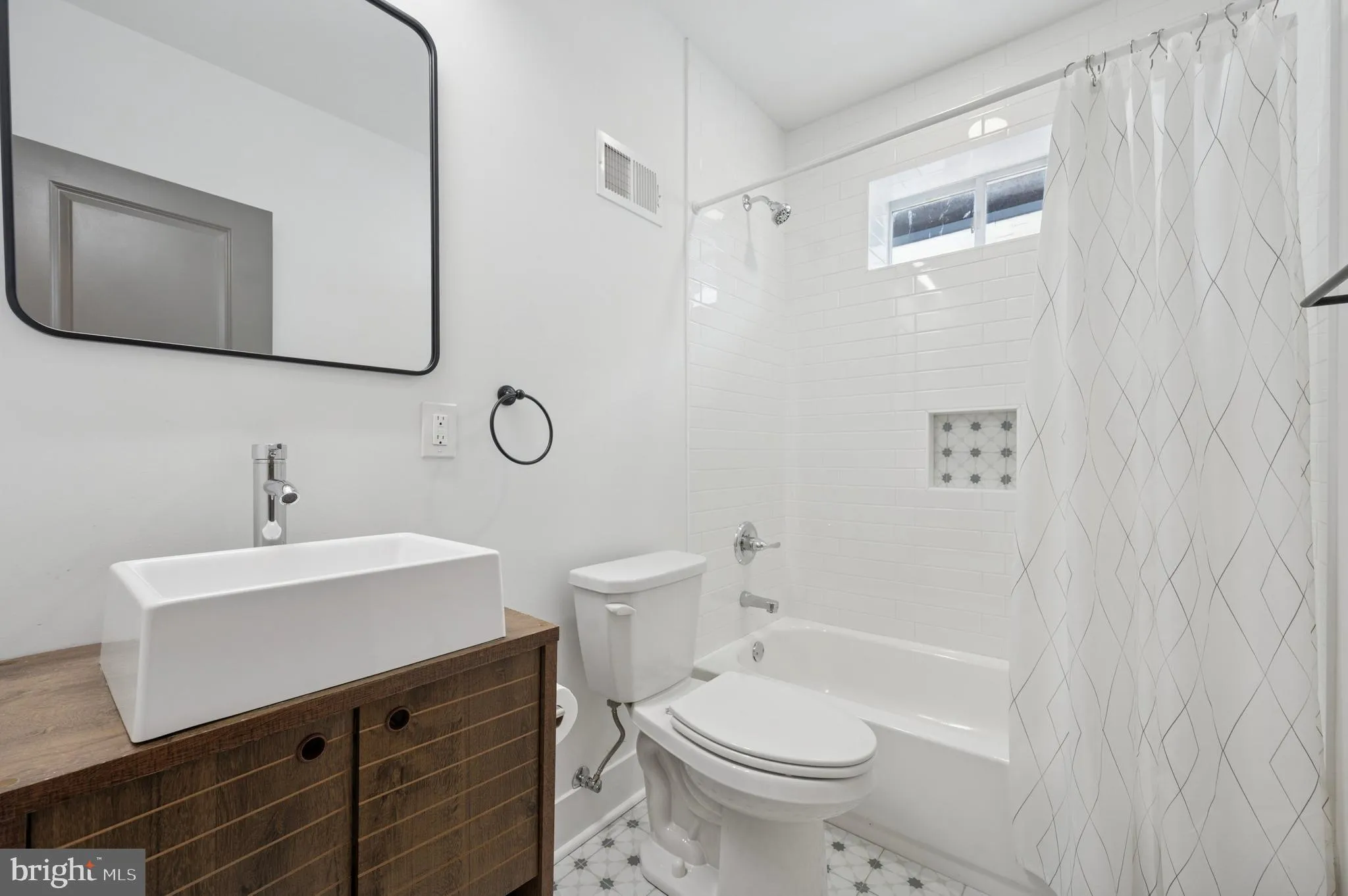 Philadelphia, Pennsylvania 19146, United States, 3 Bedrooms Bedrooms, ,3 BathroomsBathrooms,Residential,Active,166980