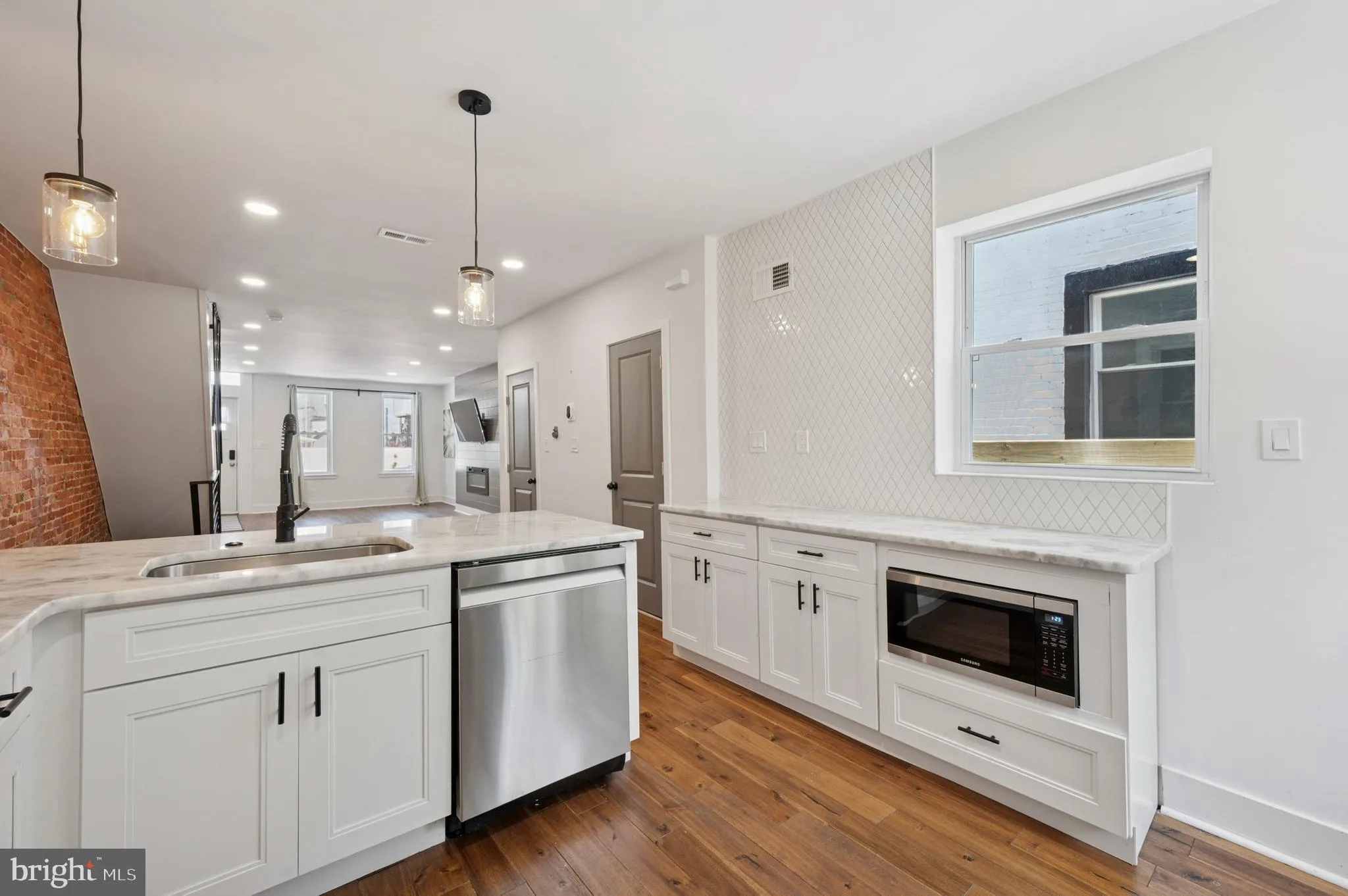 Philadelphia, Pennsylvania 19146, United States, 3 Bedrooms Bedrooms, ,3 BathroomsBathrooms,Residential,Active,166980