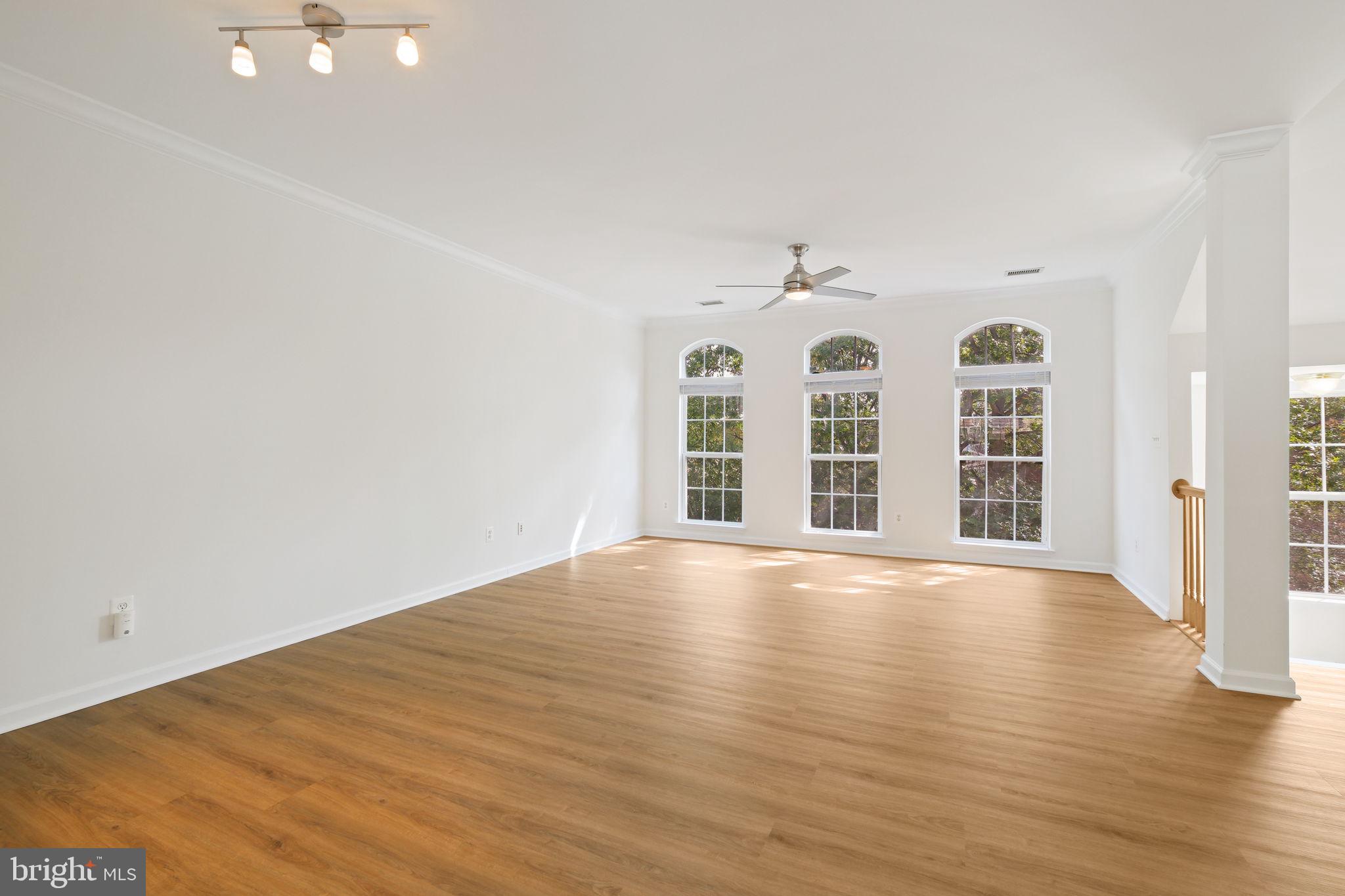 719 MAIN STREET B 719-B