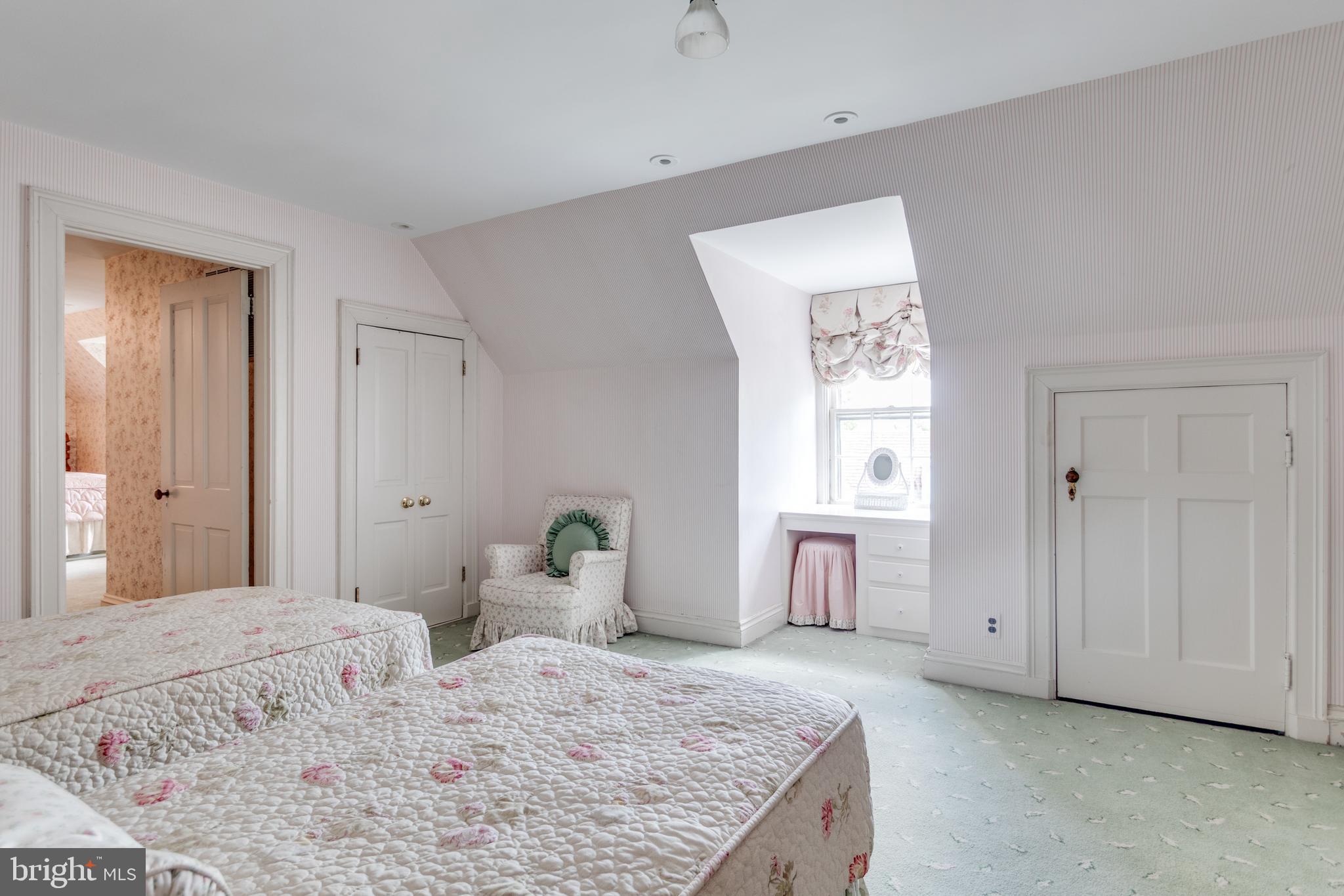 ROSEMONT - Residential