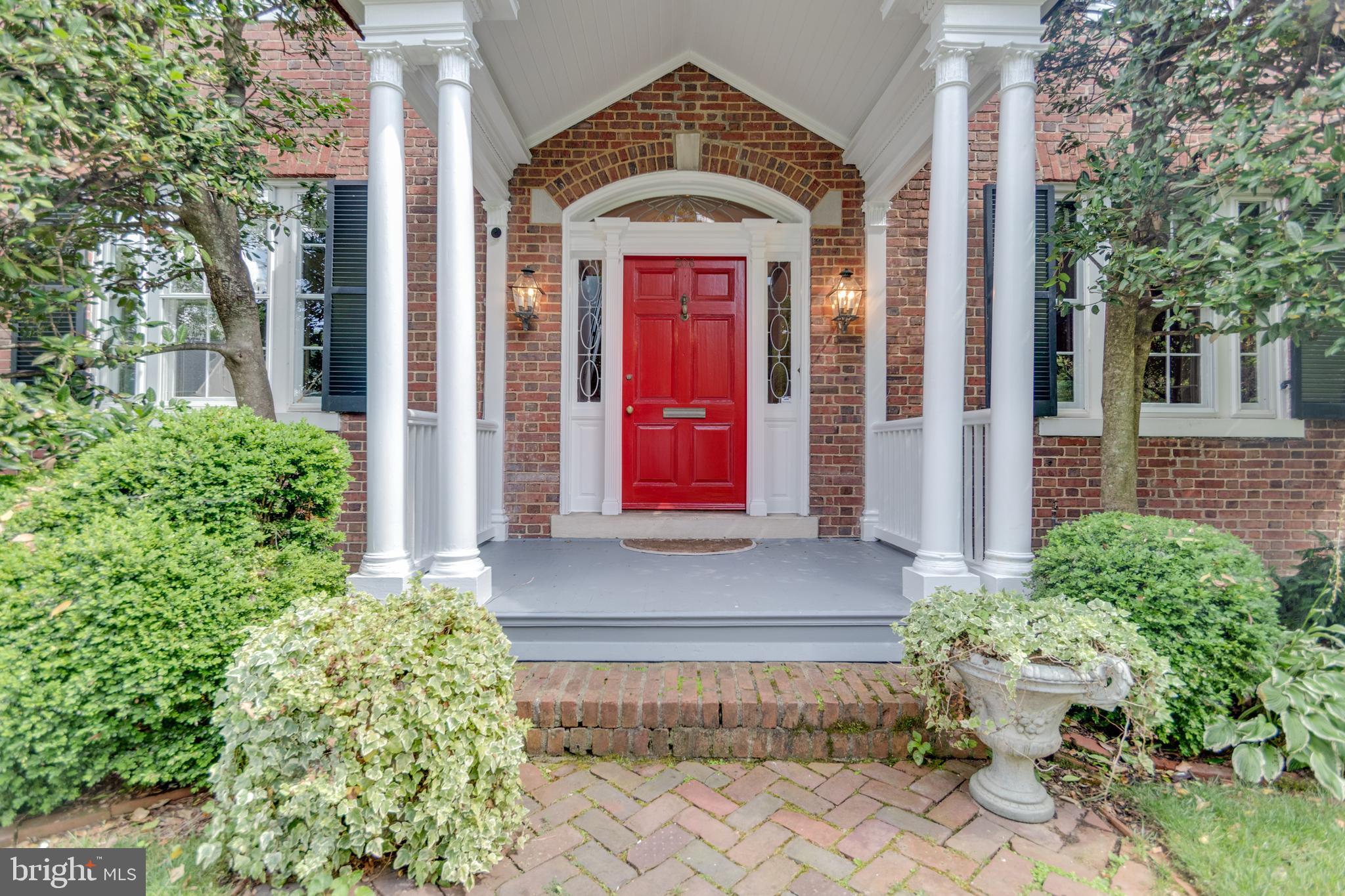 206 N VIEW TERRACE