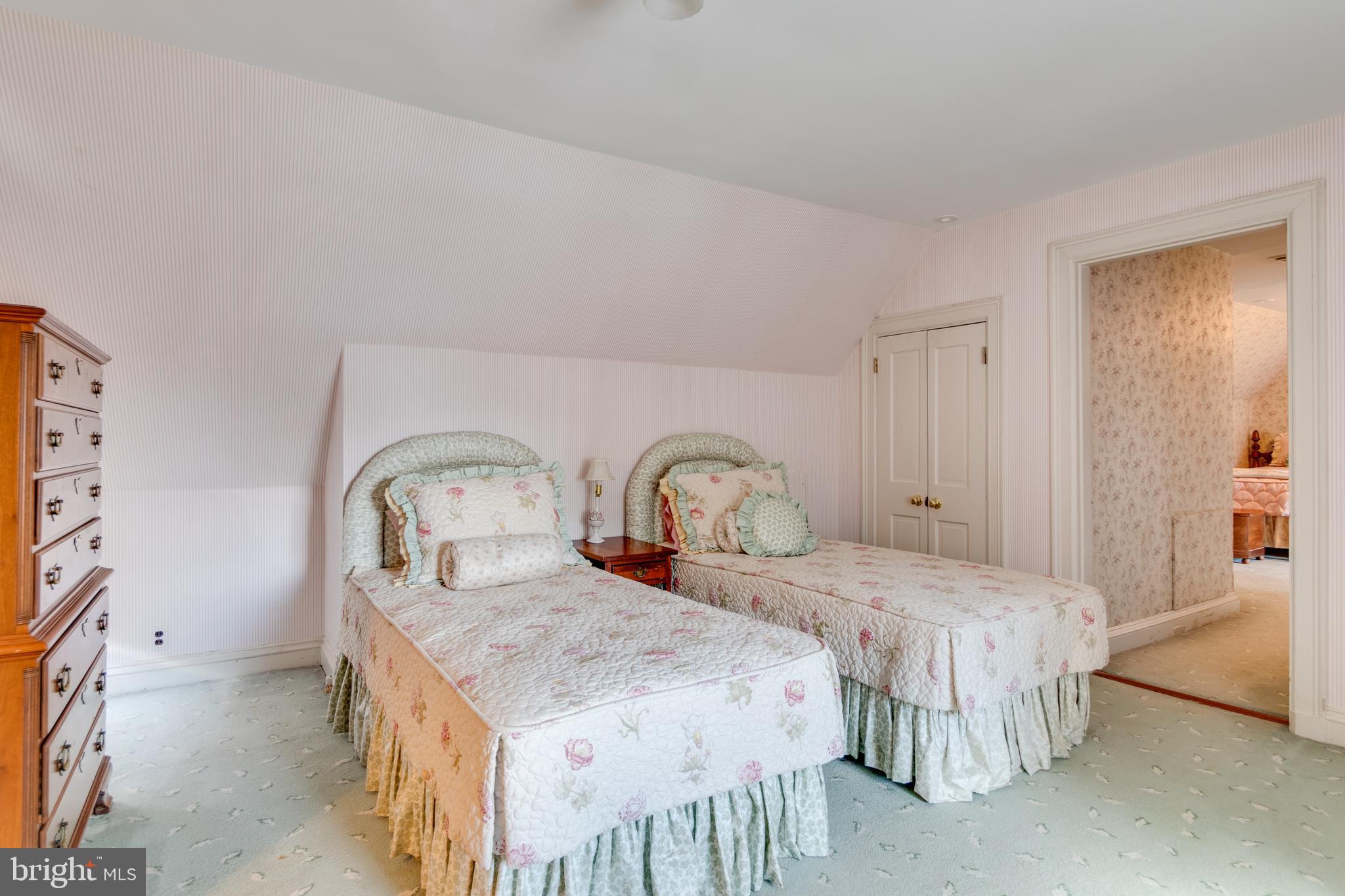 ROSEMONT - Residential