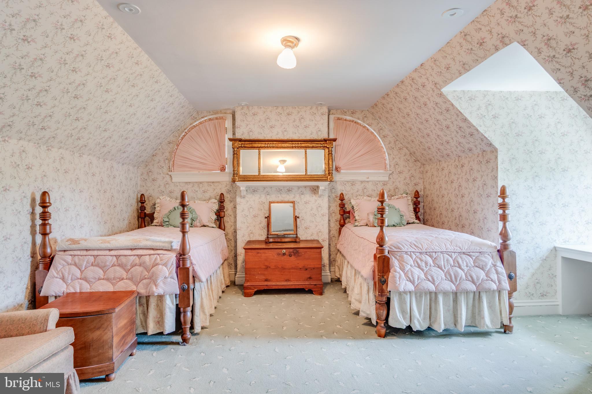 ROSEMONT - Residential