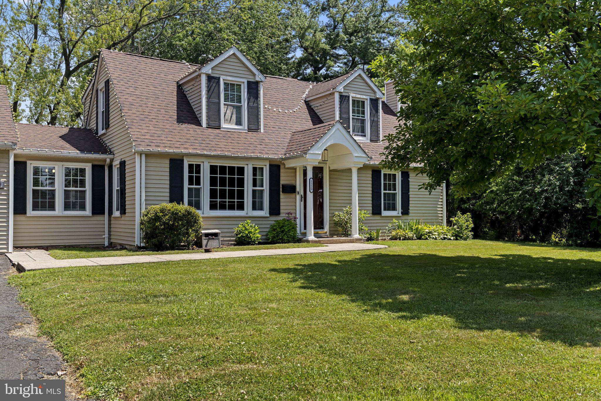 1329 W COUNTY LINE ROAD
