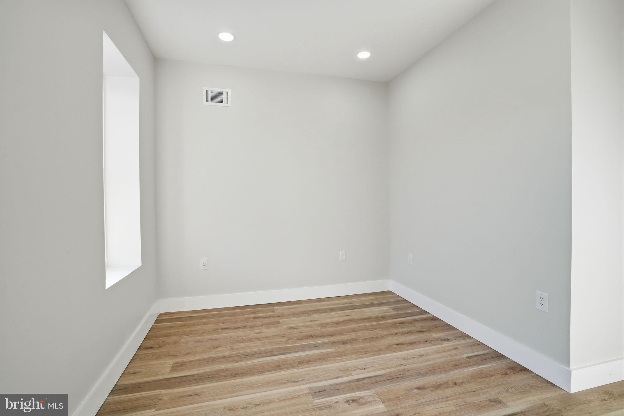 LOWER MOYAMENSING - Residential