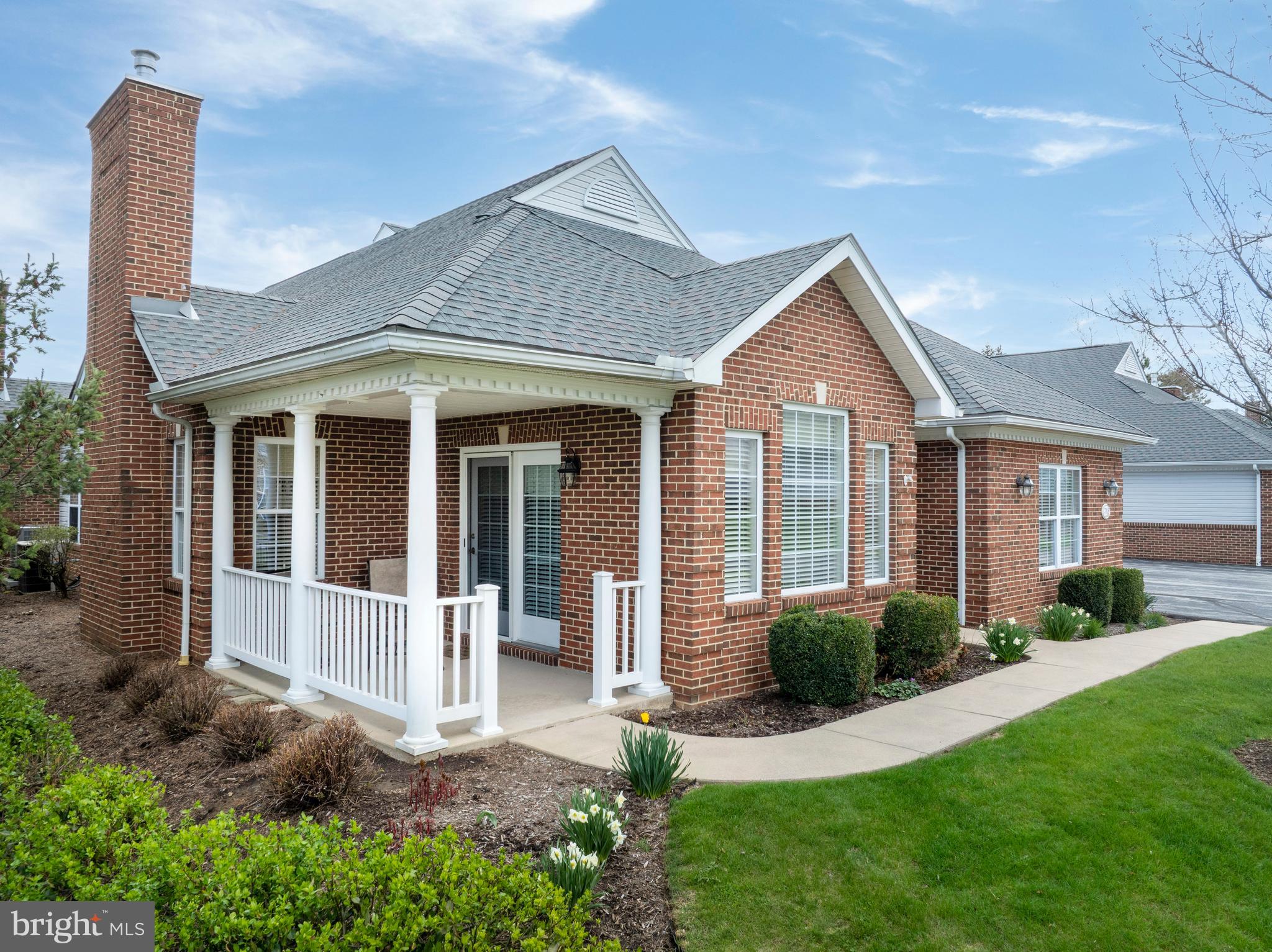 ENGLISH MEADOWS - Residential