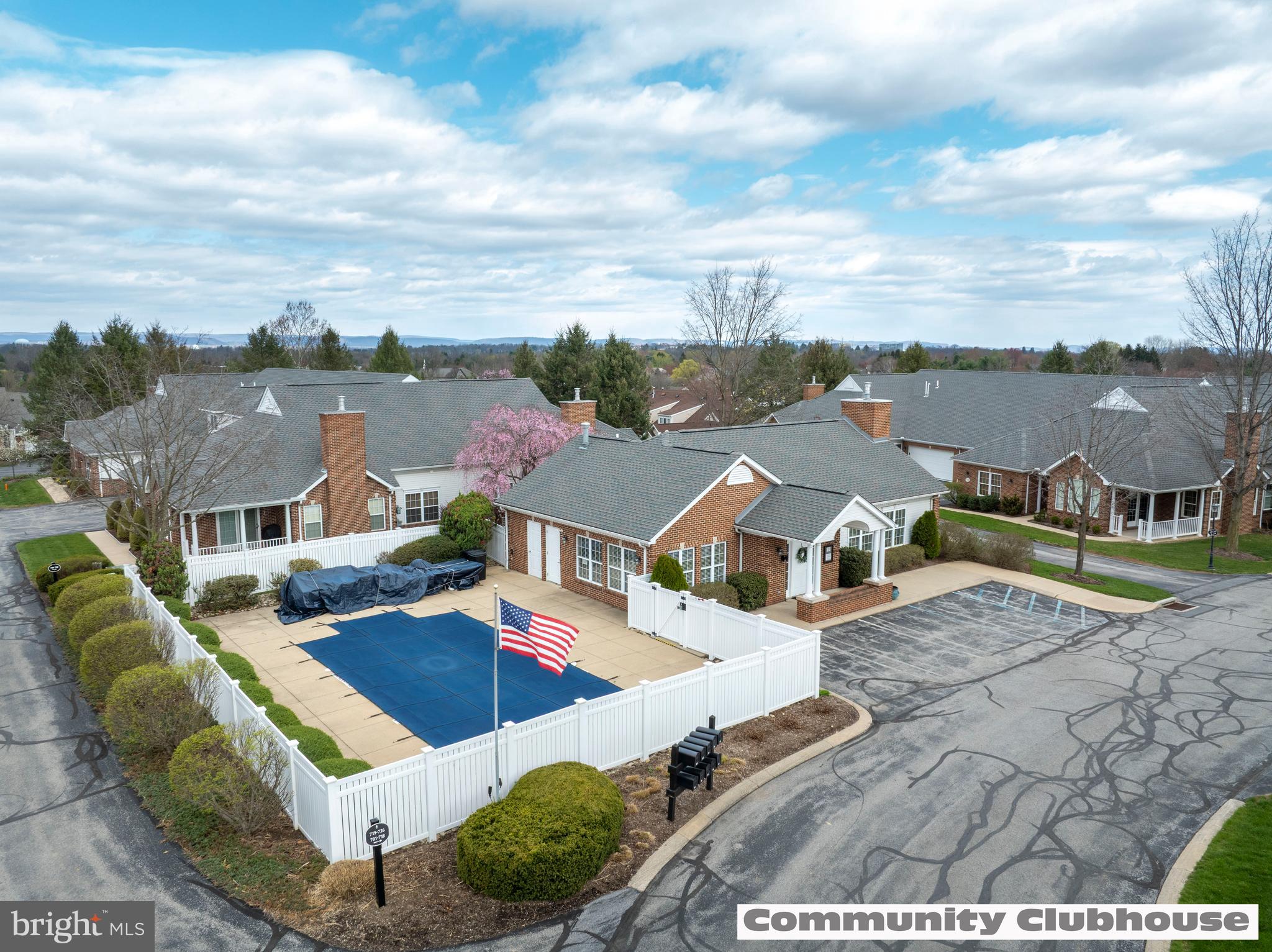 ENGLISH MEADOWS - Residential