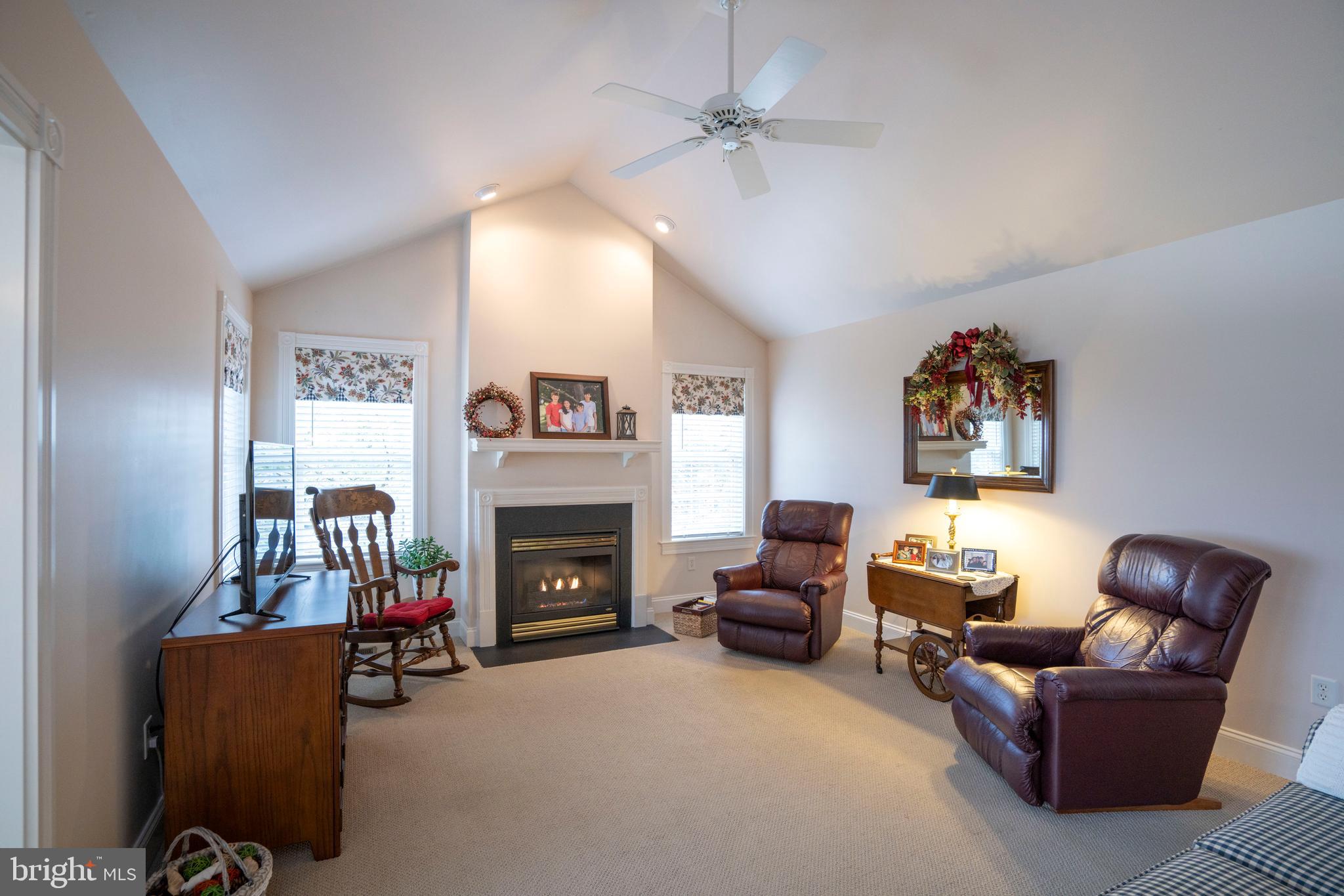 ENGLISH MEADOWS - Residential