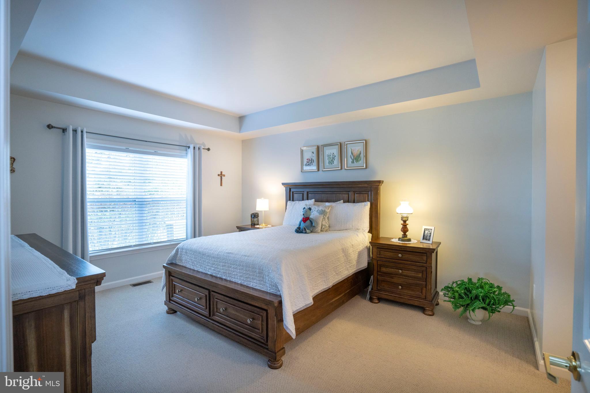 ENGLISH MEADOWS - Residential