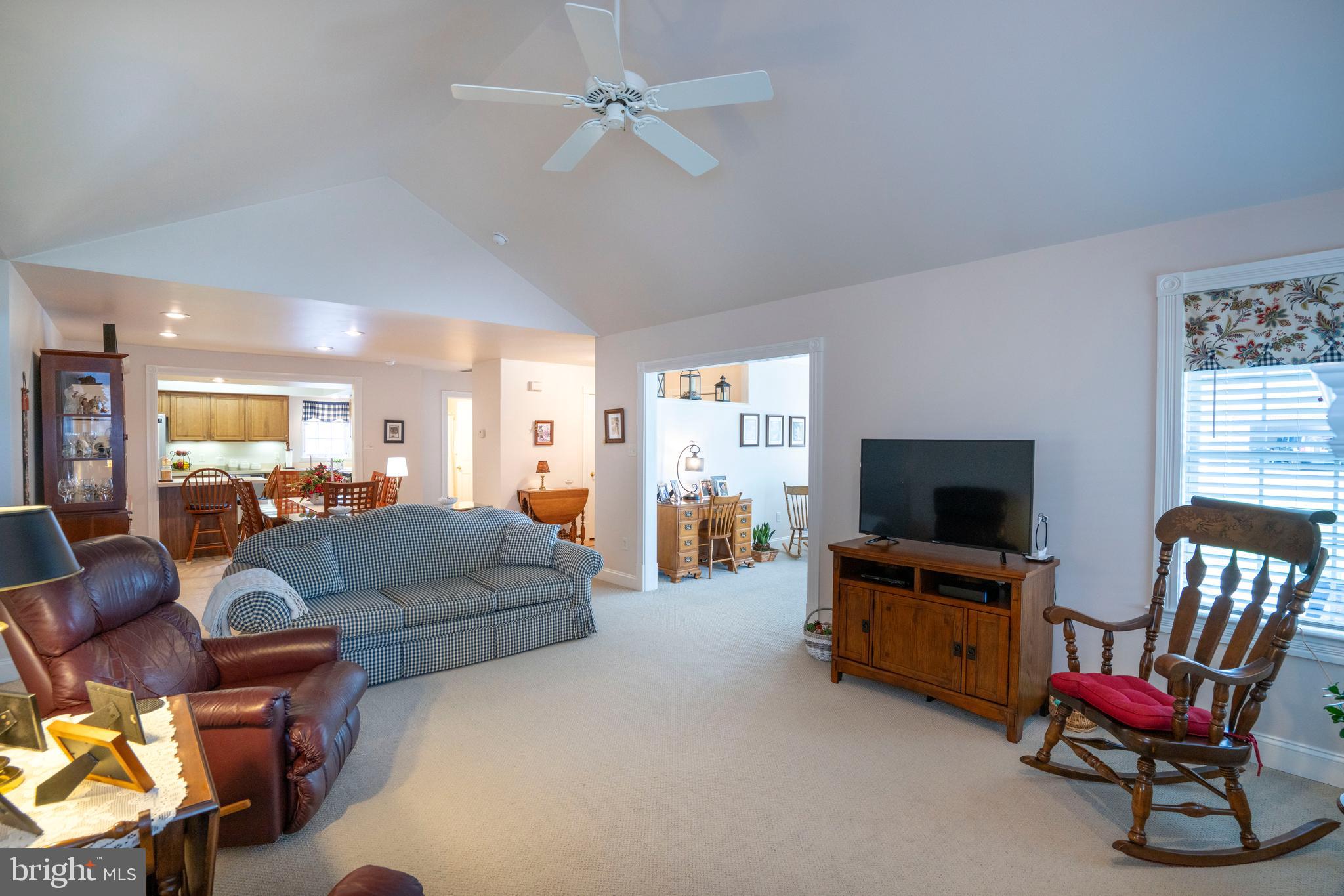 ENGLISH MEADOWS - Residential