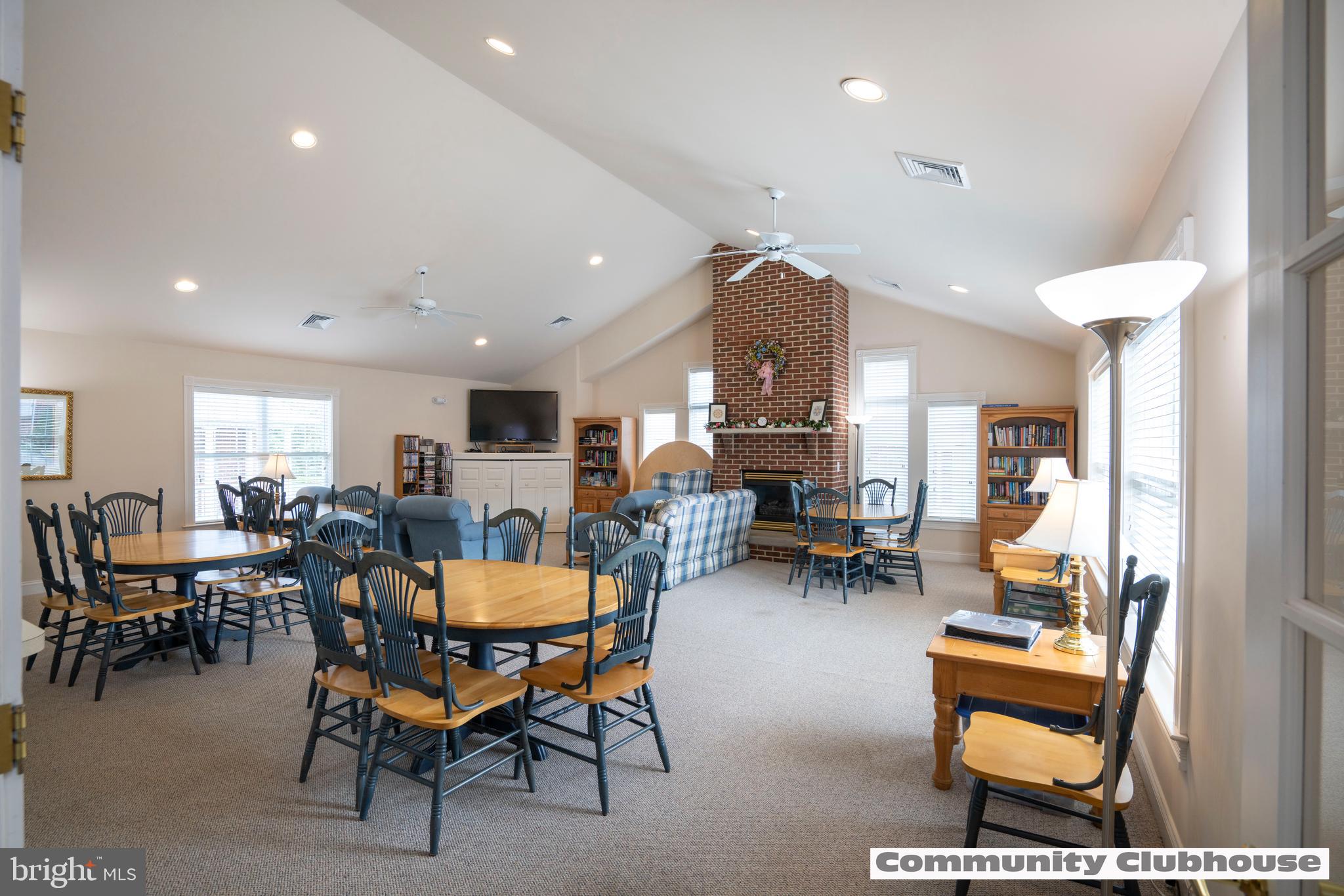 ENGLISH MEADOWS - Residential