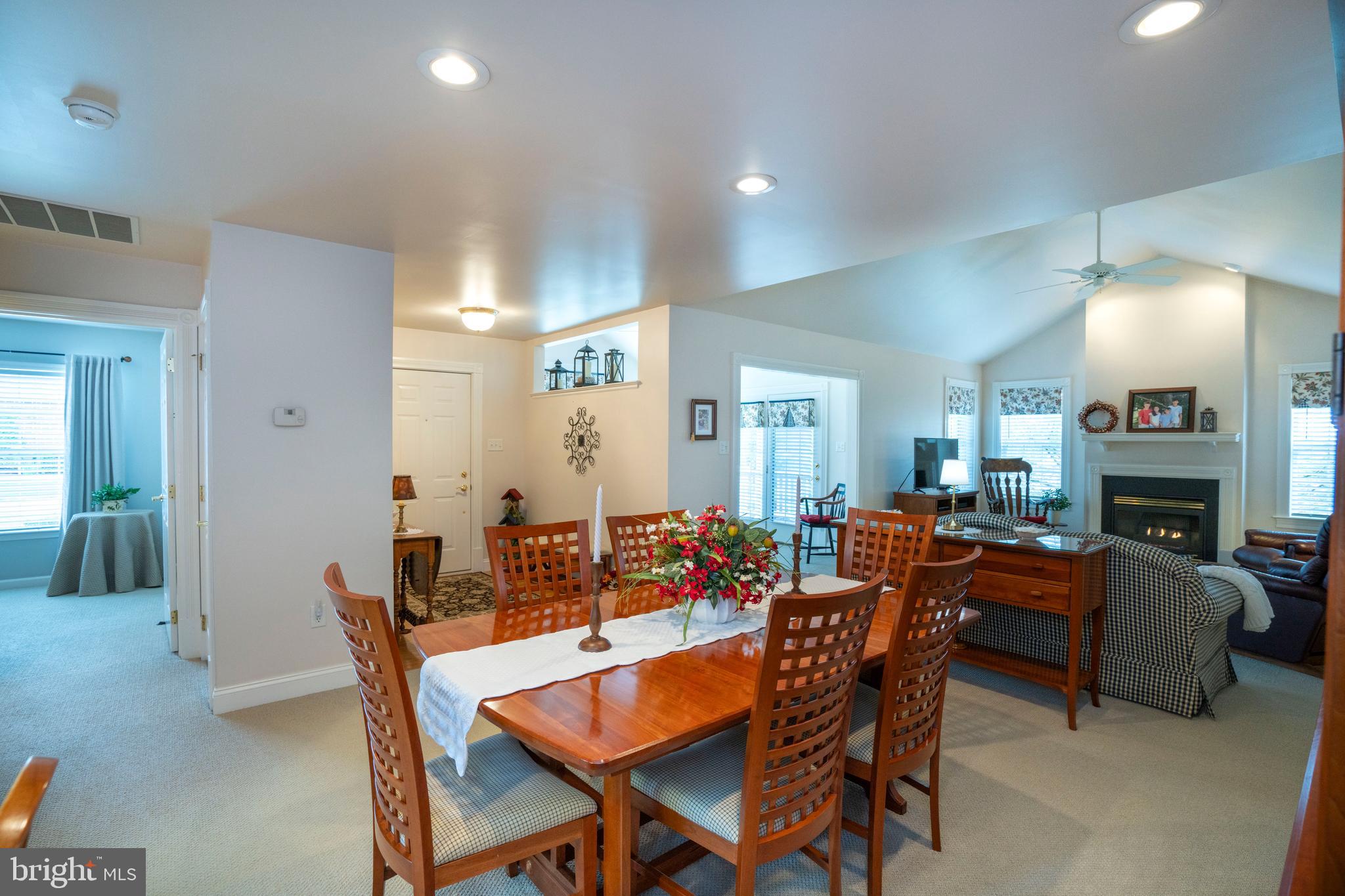 ENGLISH MEADOWS - Residential