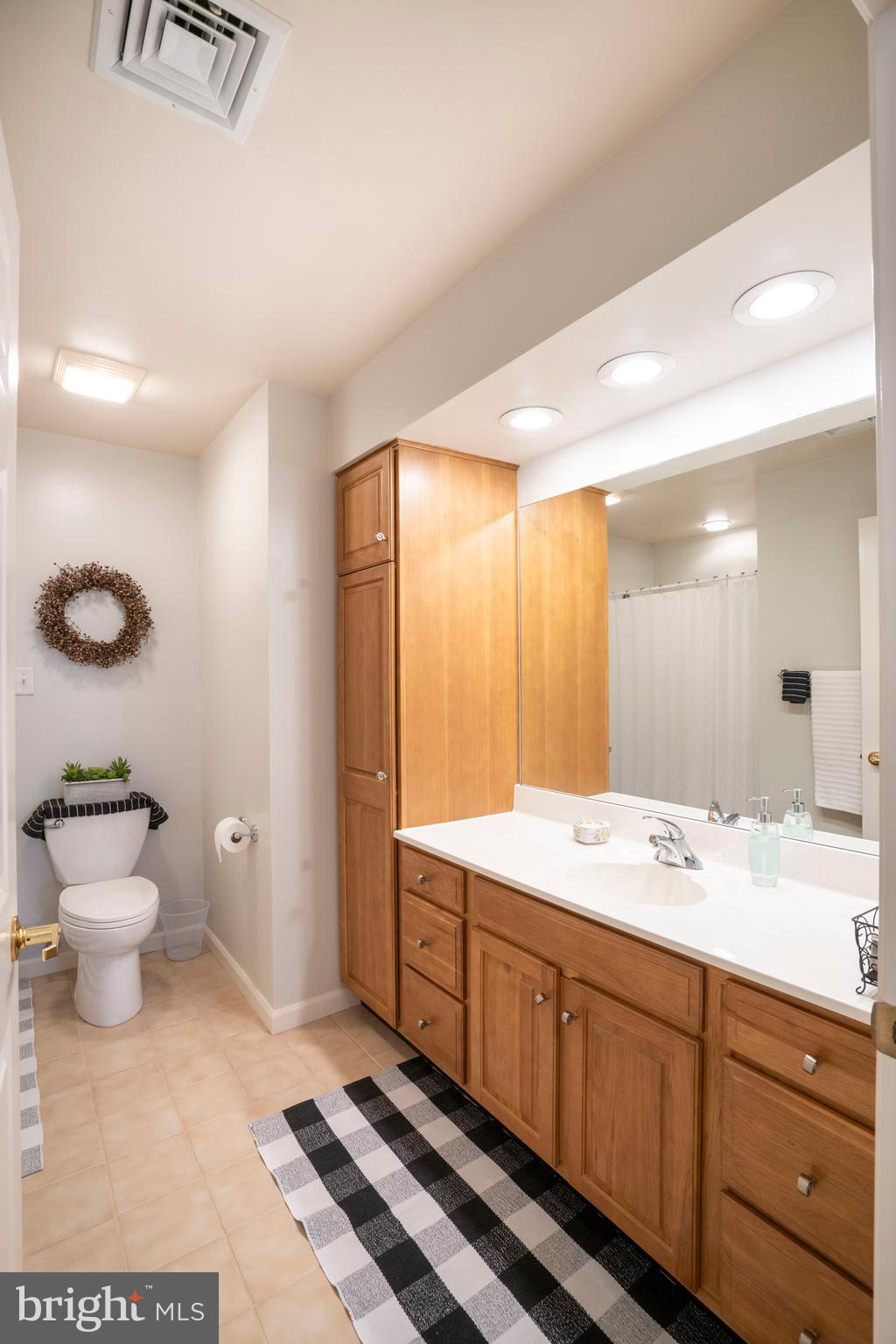 ENGLISH MEADOWS - Residential