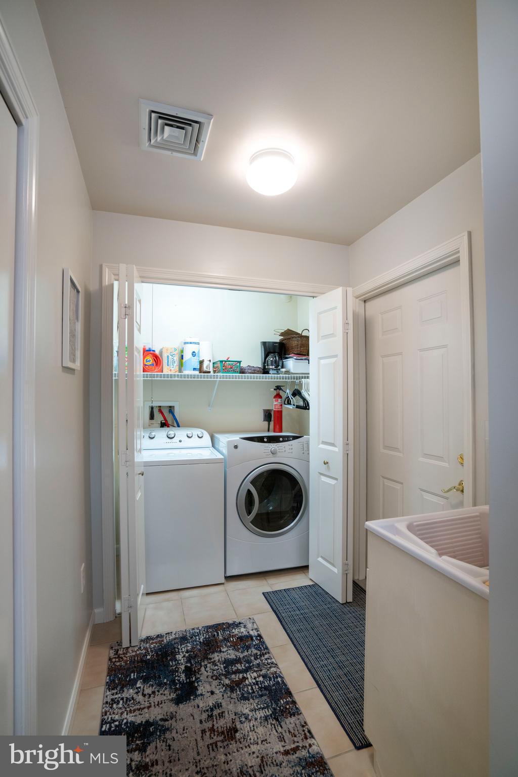 ENGLISH MEADOWS - Residential