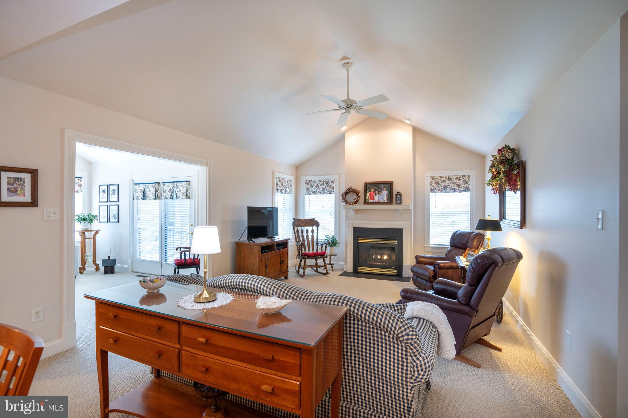 ENGLISH MEADOWS - Residential