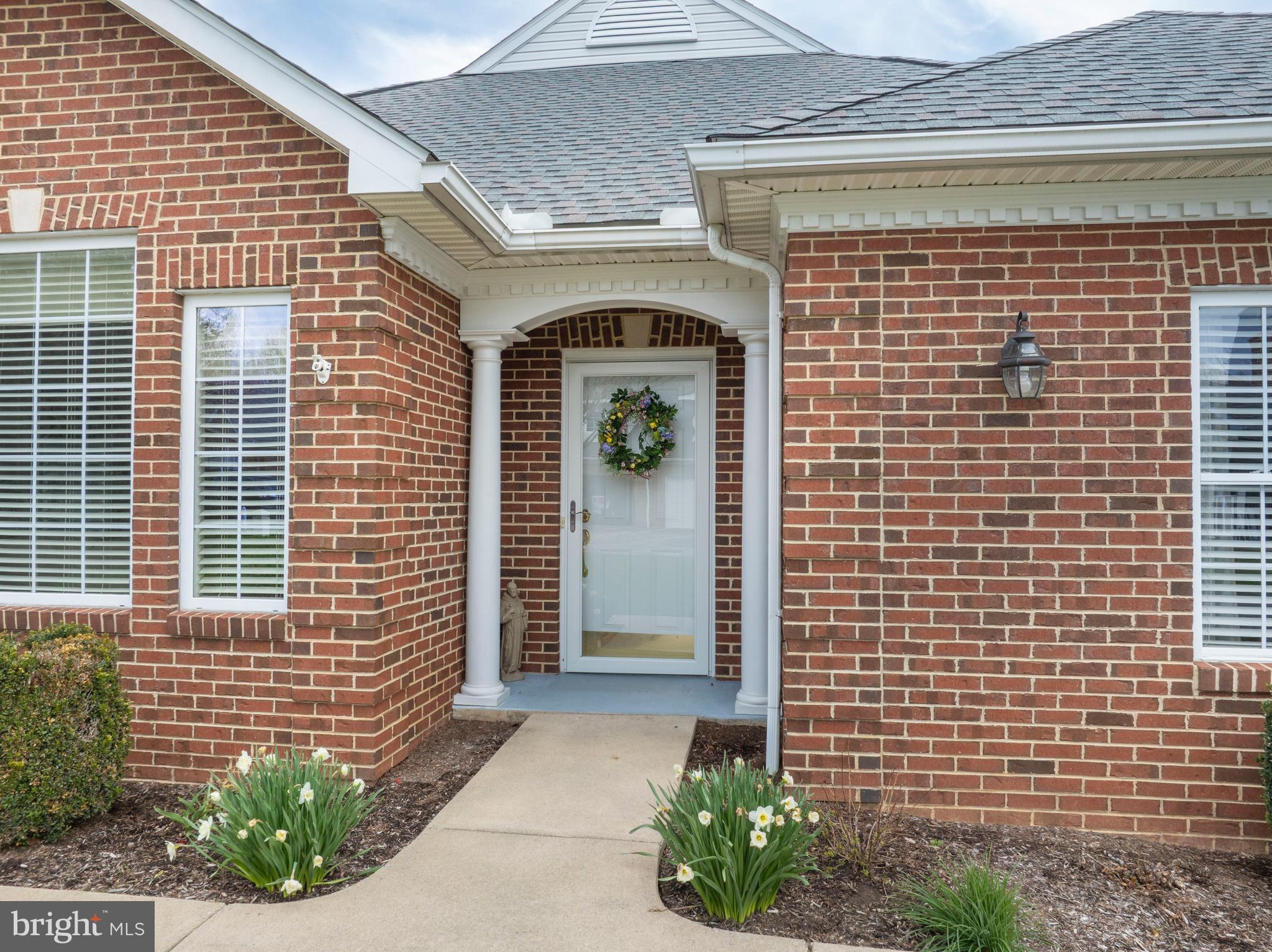 ENGLISH MEADOWS - Residential