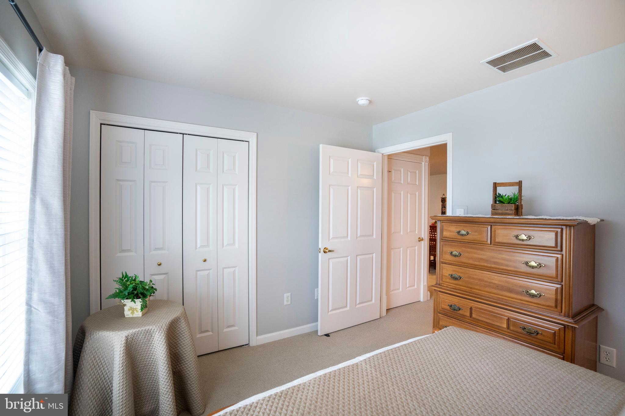 ENGLISH MEADOWS - Residential