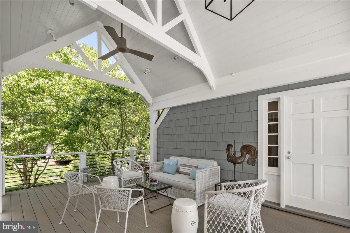 GIBSON ISLAND - Residential