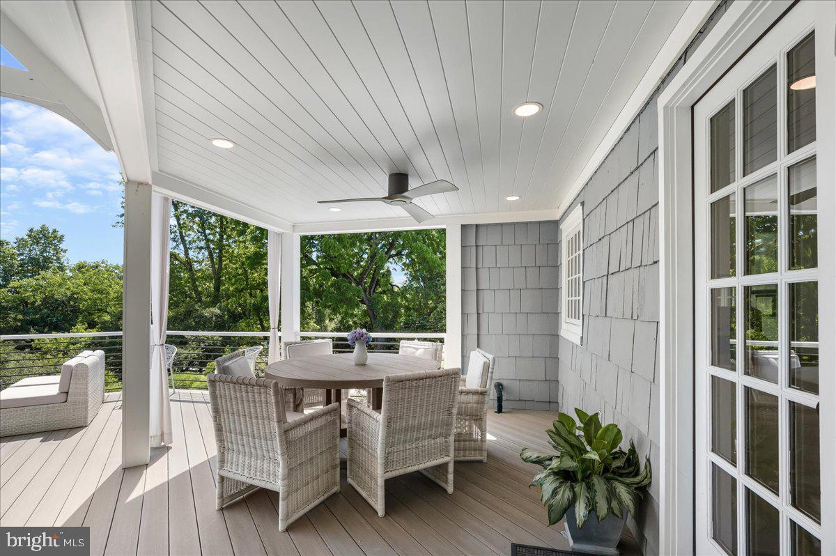 GIBSON ISLAND - Residential