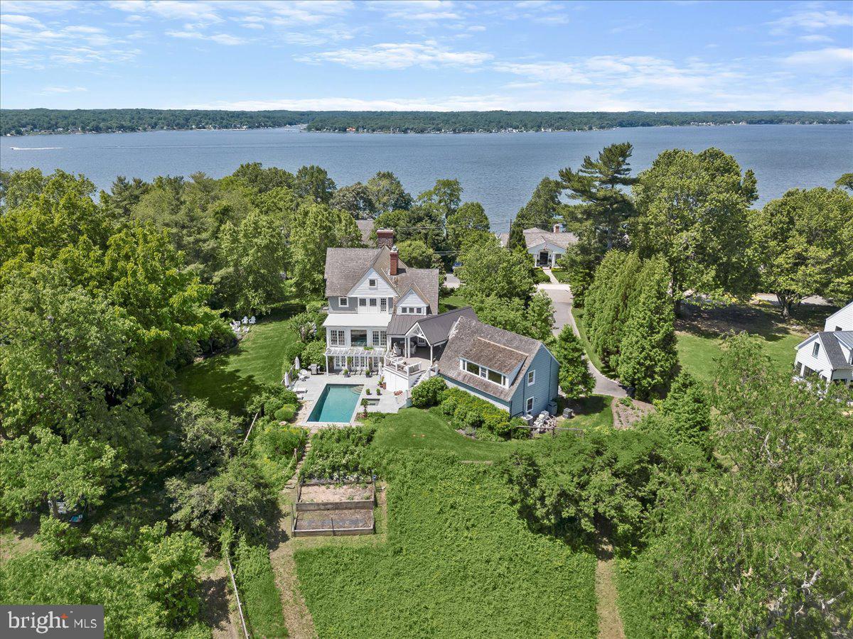 GIBSON ISLAND - Residential