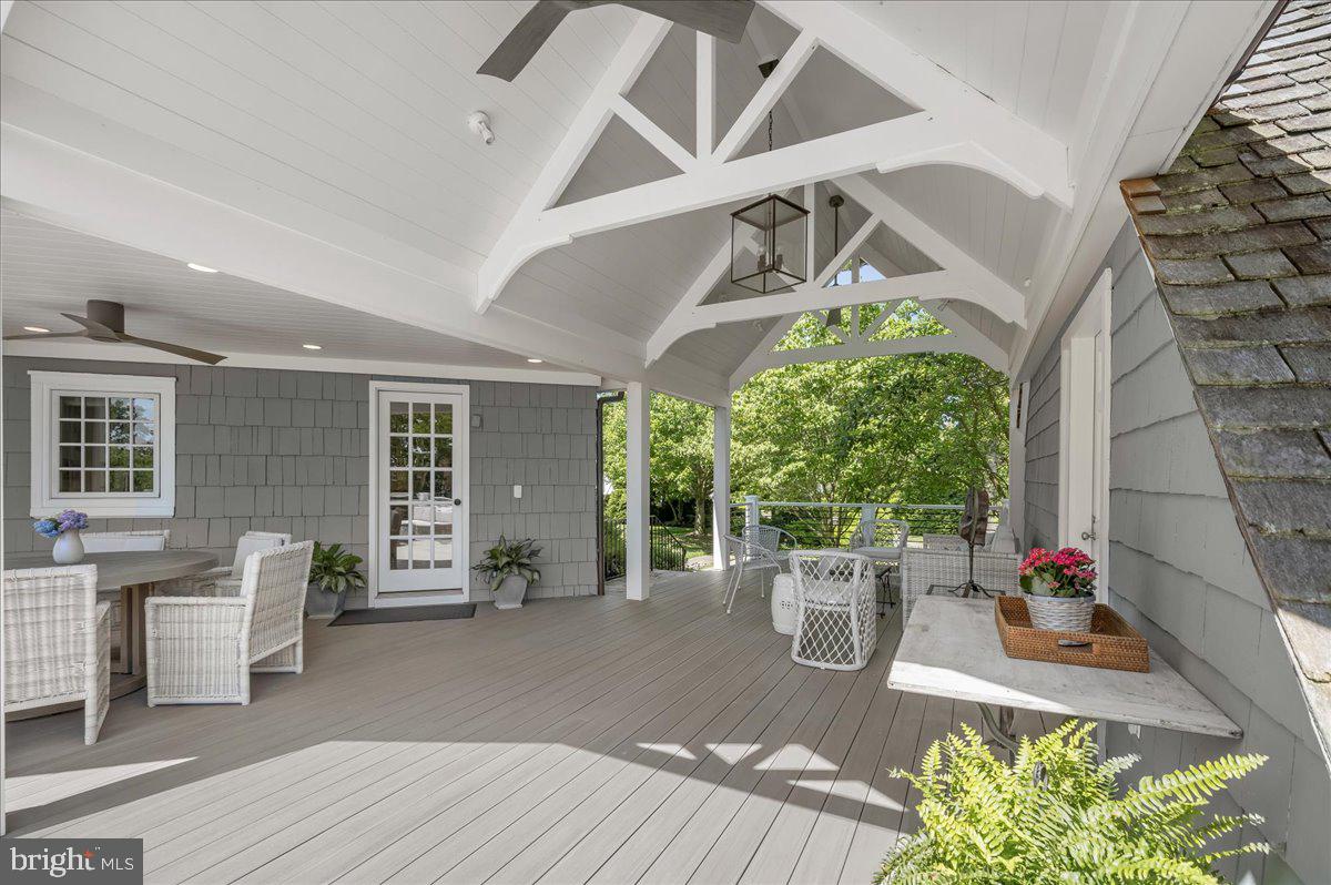 GIBSON ISLAND - Residential