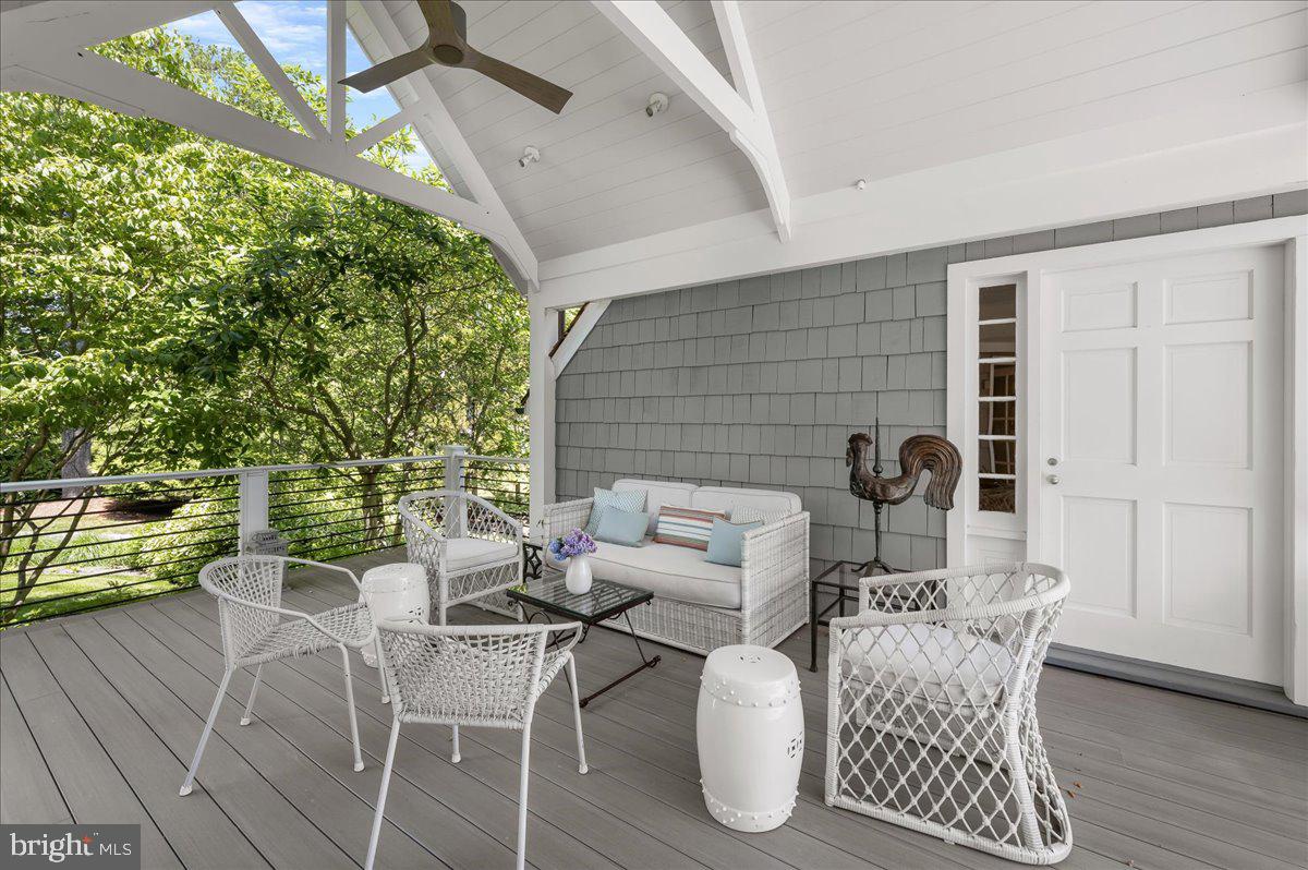 GIBSON ISLAND - Residential