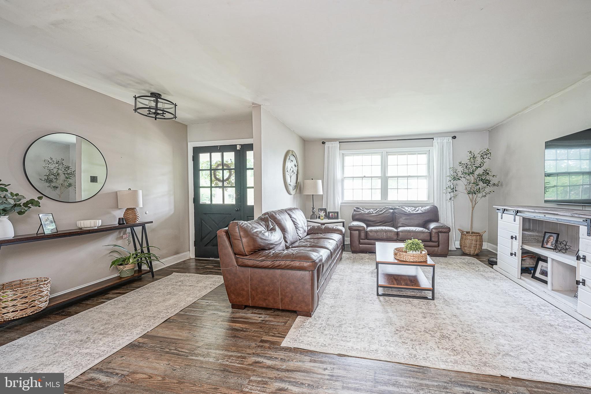 2 BROADVIEW AVENUE