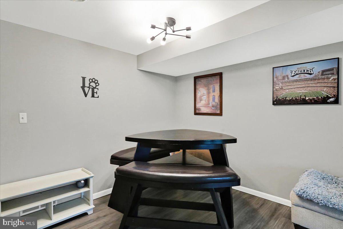 CRESTWOOD - Residential