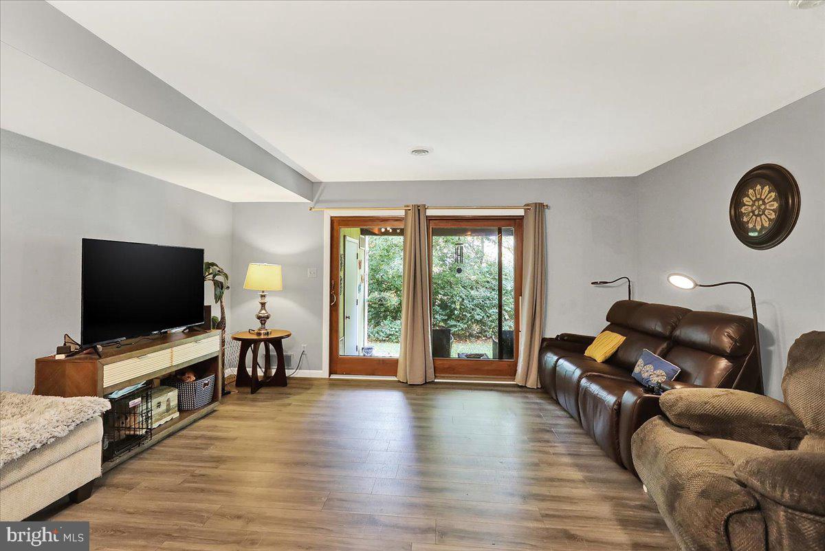 CRESTWOOD - Residential