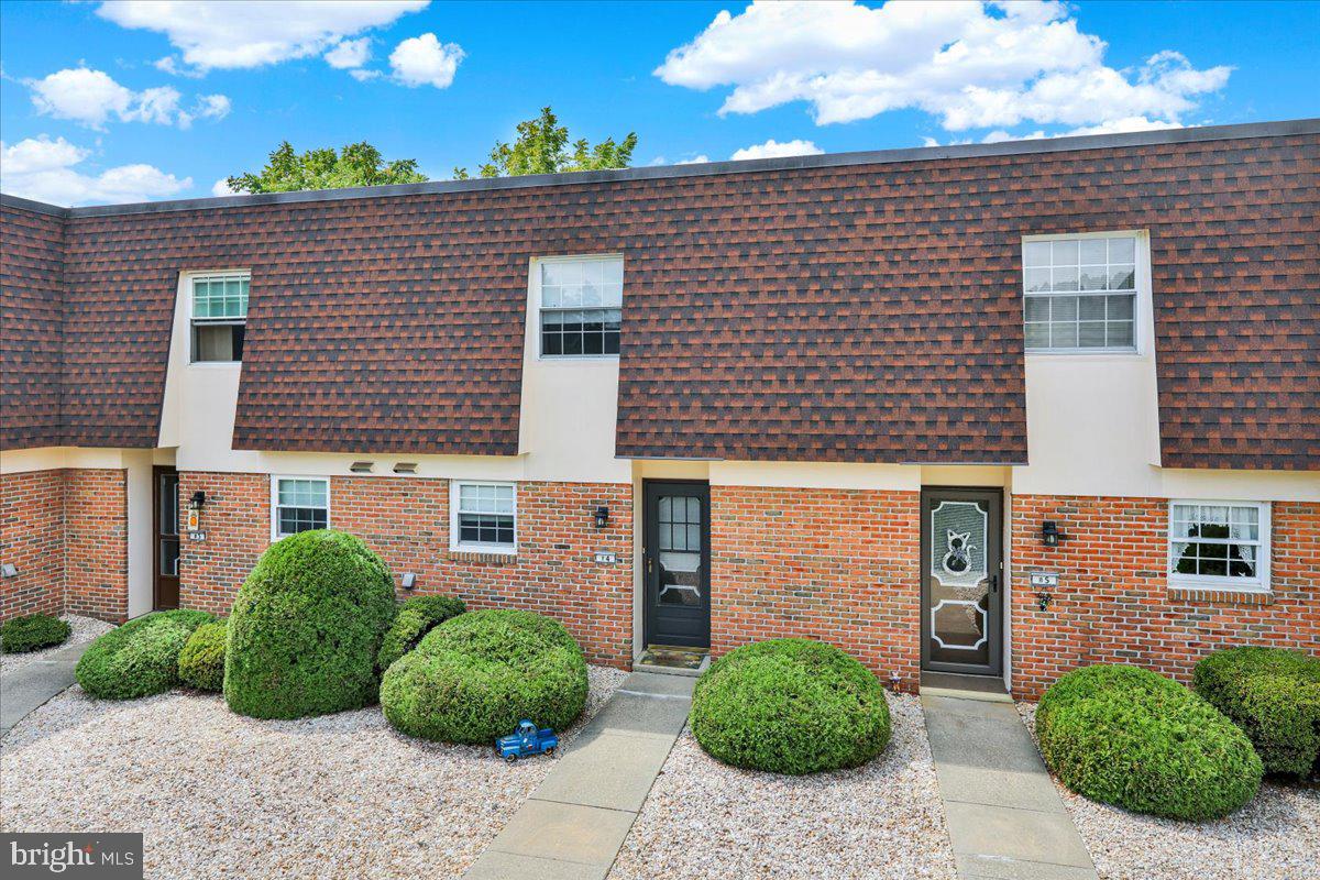 CRESTWOOD - Residential