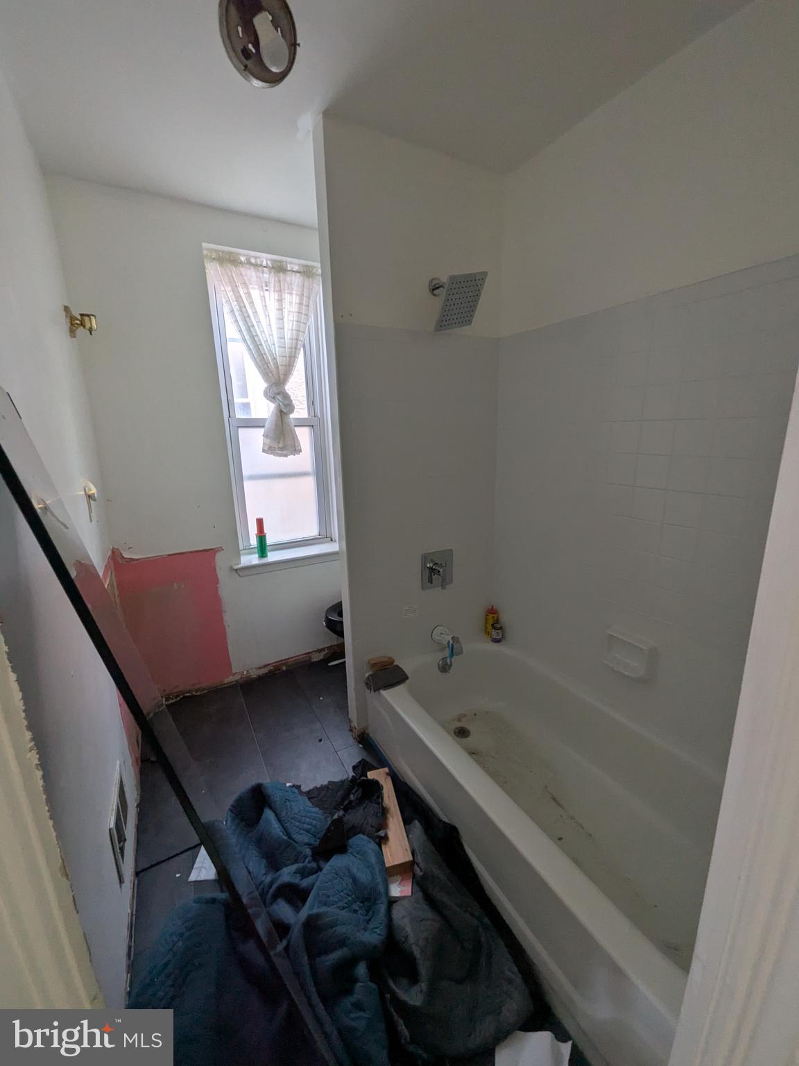 SQUIRREL HILL - Residential