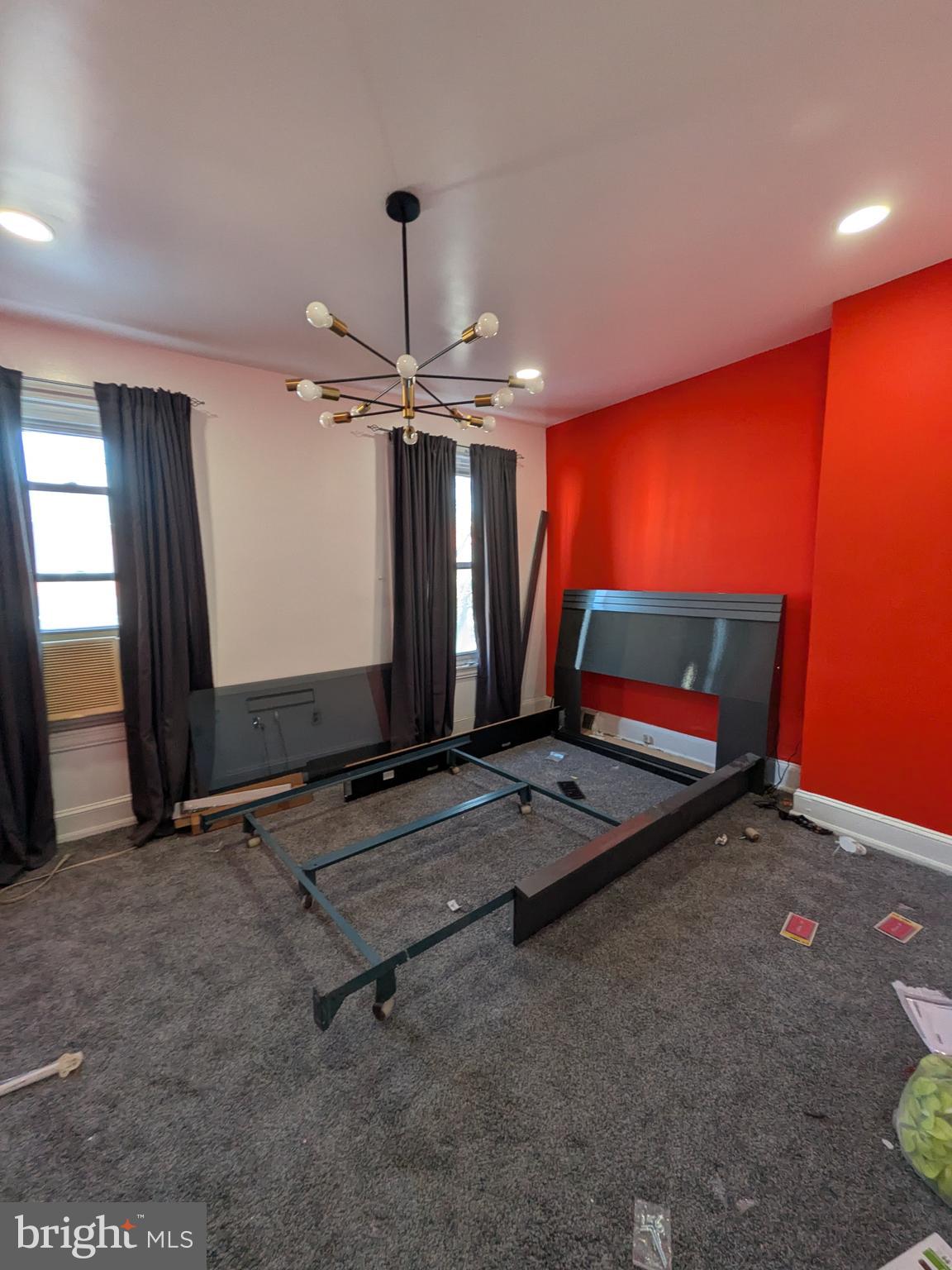 SQUIRREL HILL - Residential