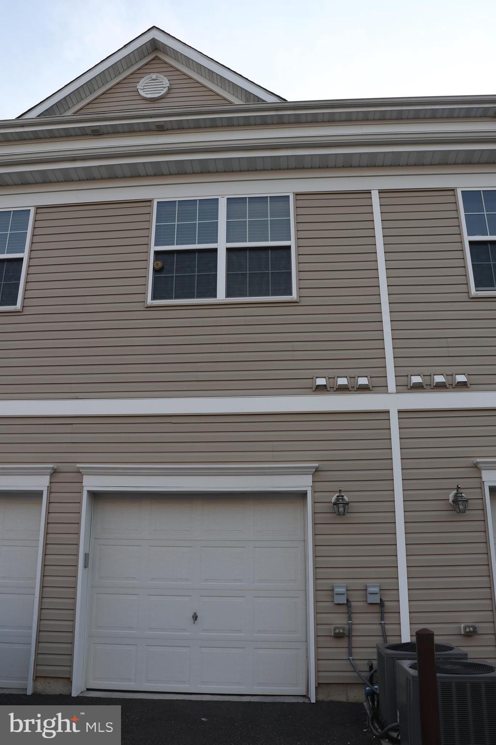 178 CREEKSIDE WAY