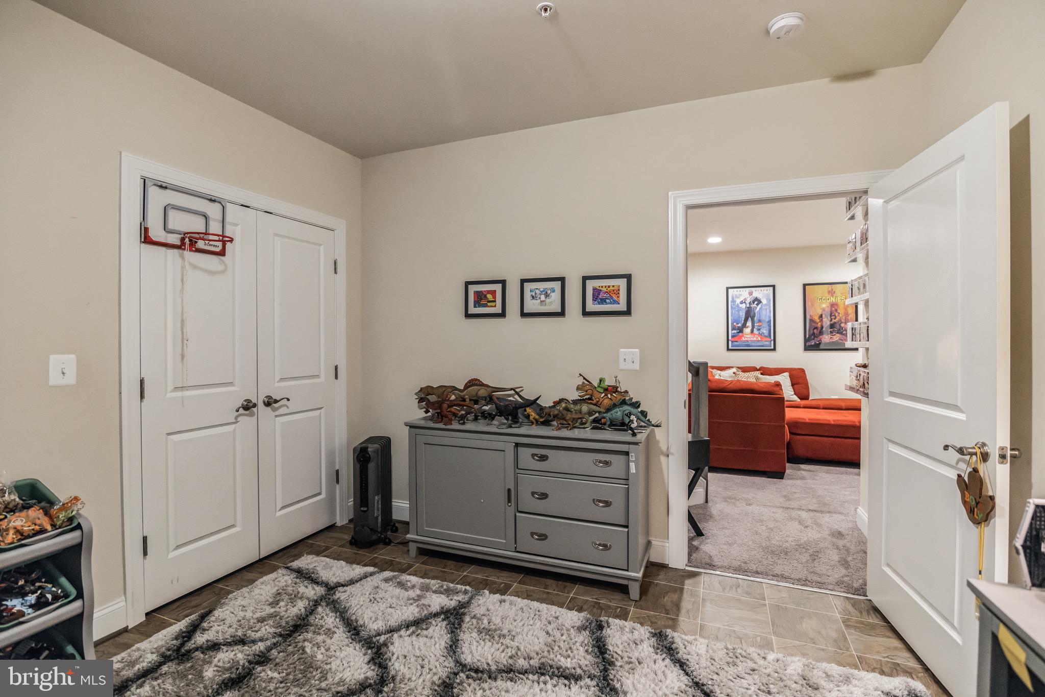 THE VILLAGES OF STEEPLECHASE - Residential Lease